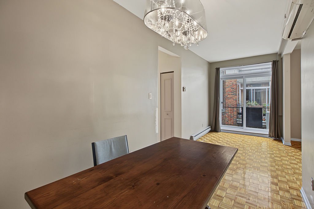 Dining room – 3611, Boul. Décarie, apt. 300
