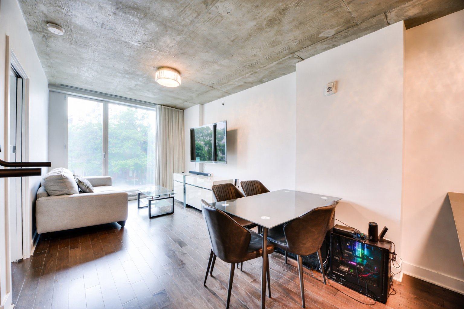 Condo — 4