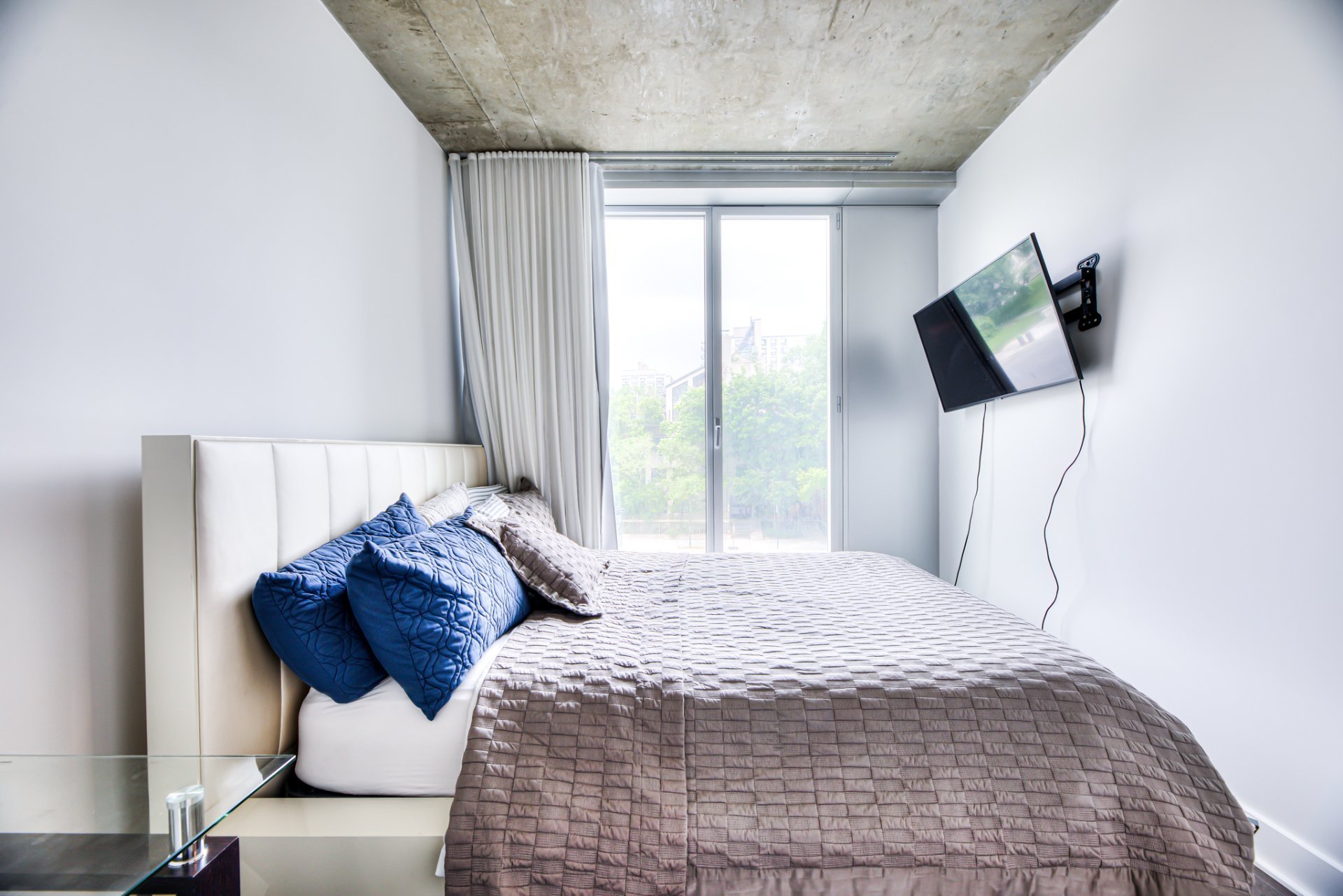 Condo — 10