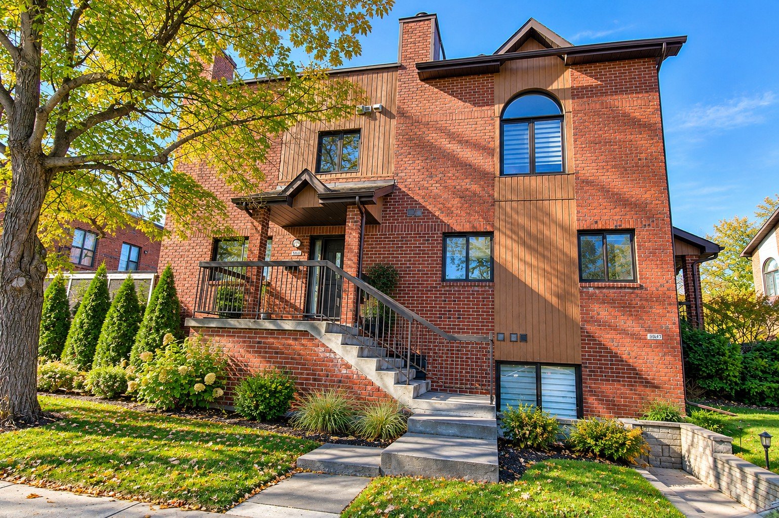 2190 Boul. Shevchenko Condo