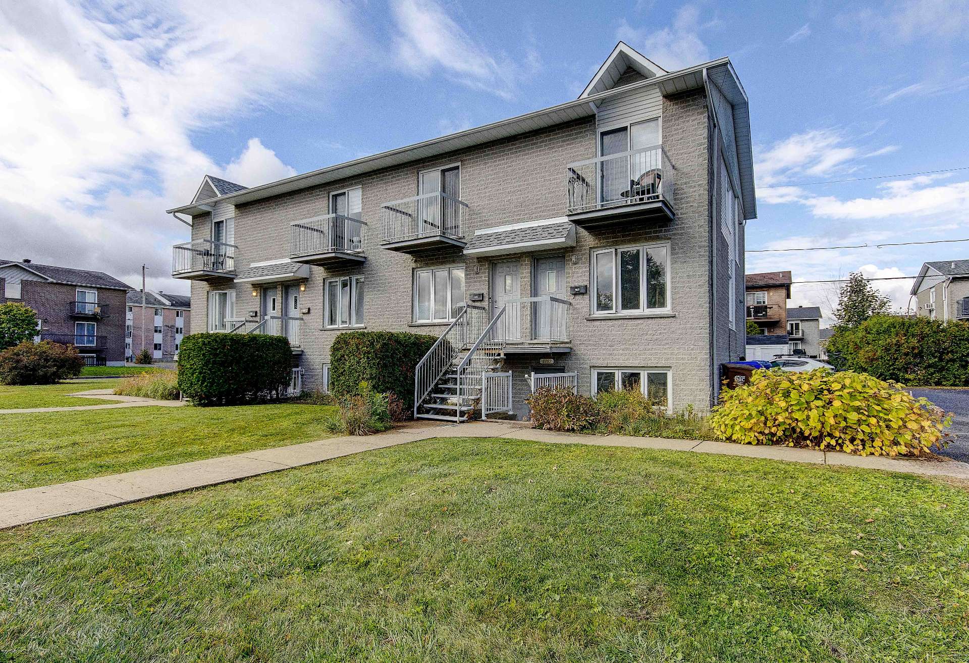 1202 Rue Benoit, Chambly, QC, J3L5K8