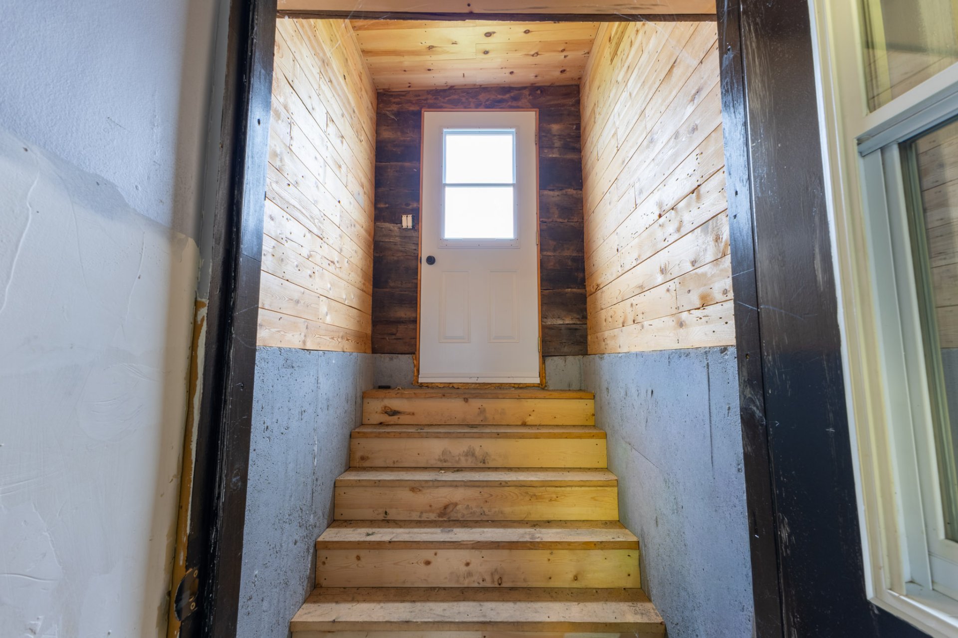 Accès à l'extérieur par le sous-sol
