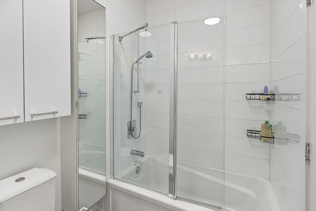 Bathroom – 4751, Rue St-Ambroise, apt. 104
