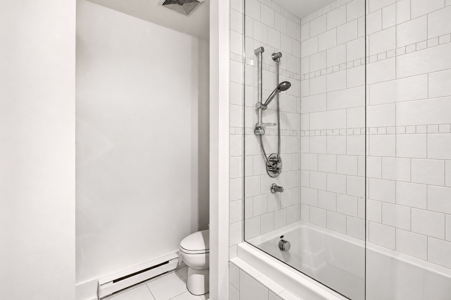 Bathroom – 1901, Rue Richardson, apt. 101