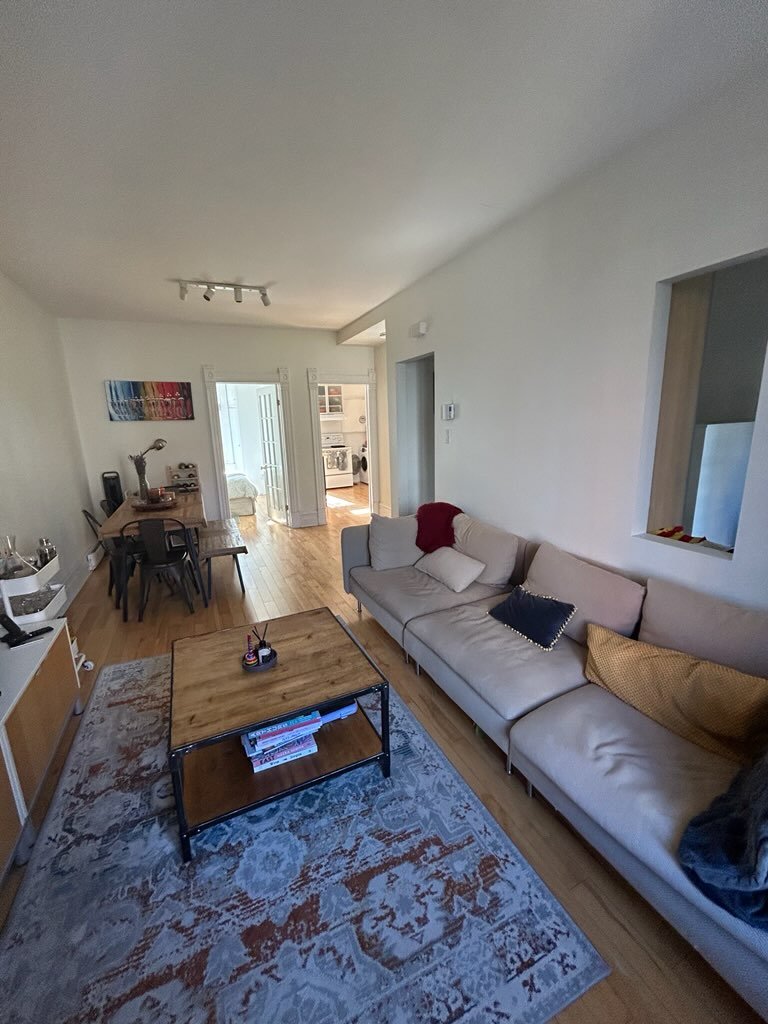 Living room – 4386, Av. De Chateaubriand