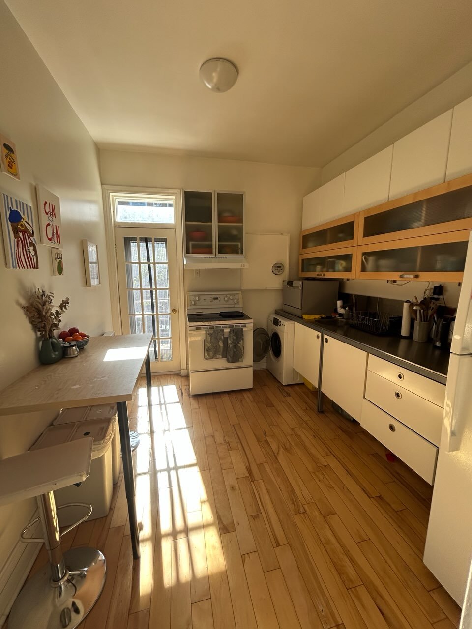 Kitchen – 4386, Av. De Chateaubriand