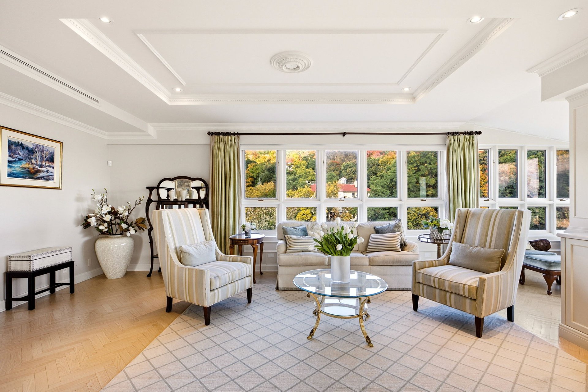 Living room – 1515, Av. du Docteur-Penfield, apt. 1005
