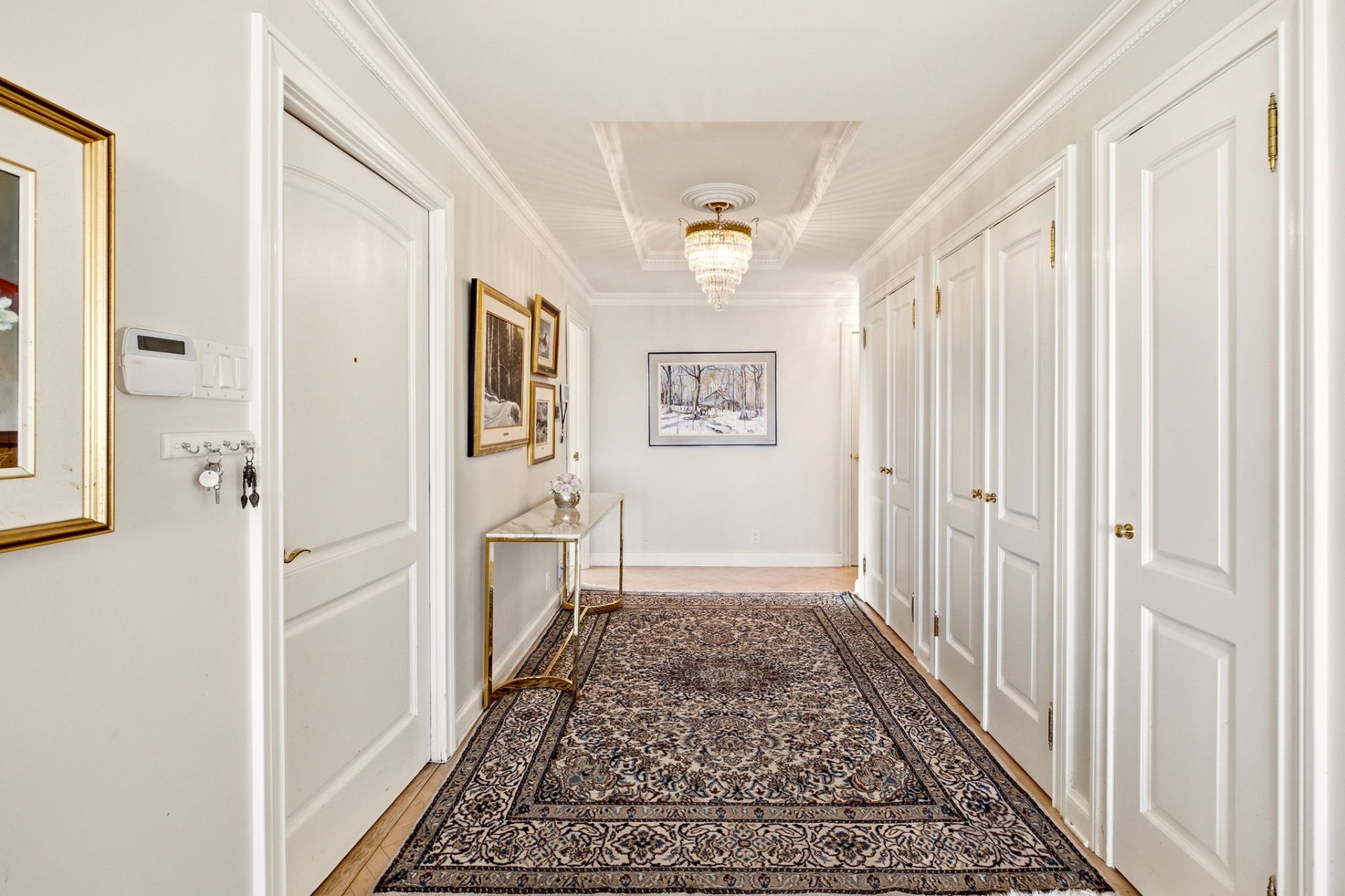 Passageway – 1515, Av. du Docteur-Penfield, apt. 1005