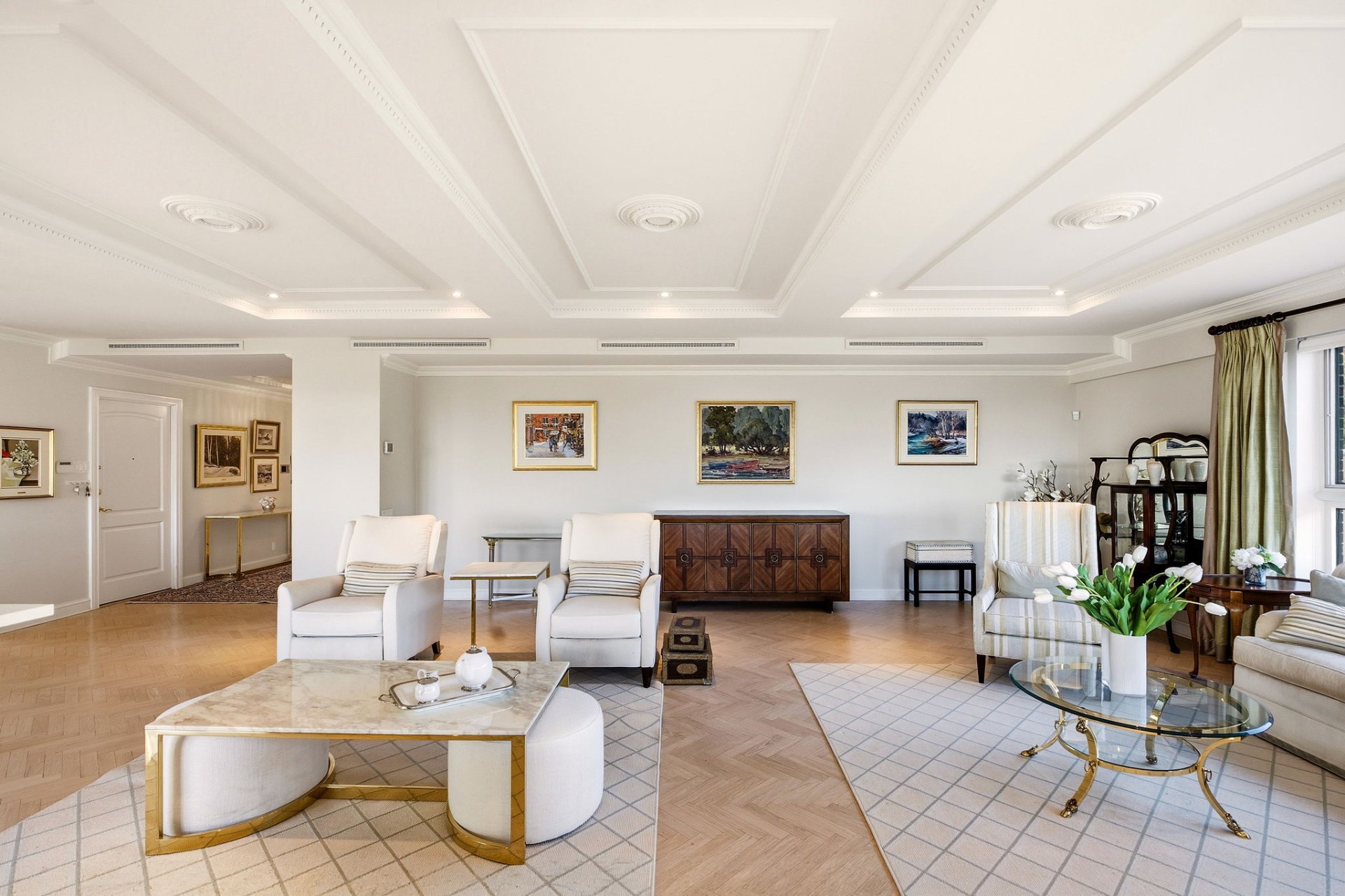Living room – 1515, Av. du Docteur-Penfield, apt. 1005