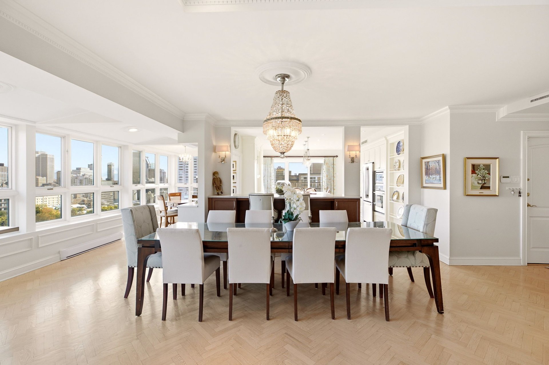 Dining room – 1515, Av. du Docteur-Penfield, apt. 1005