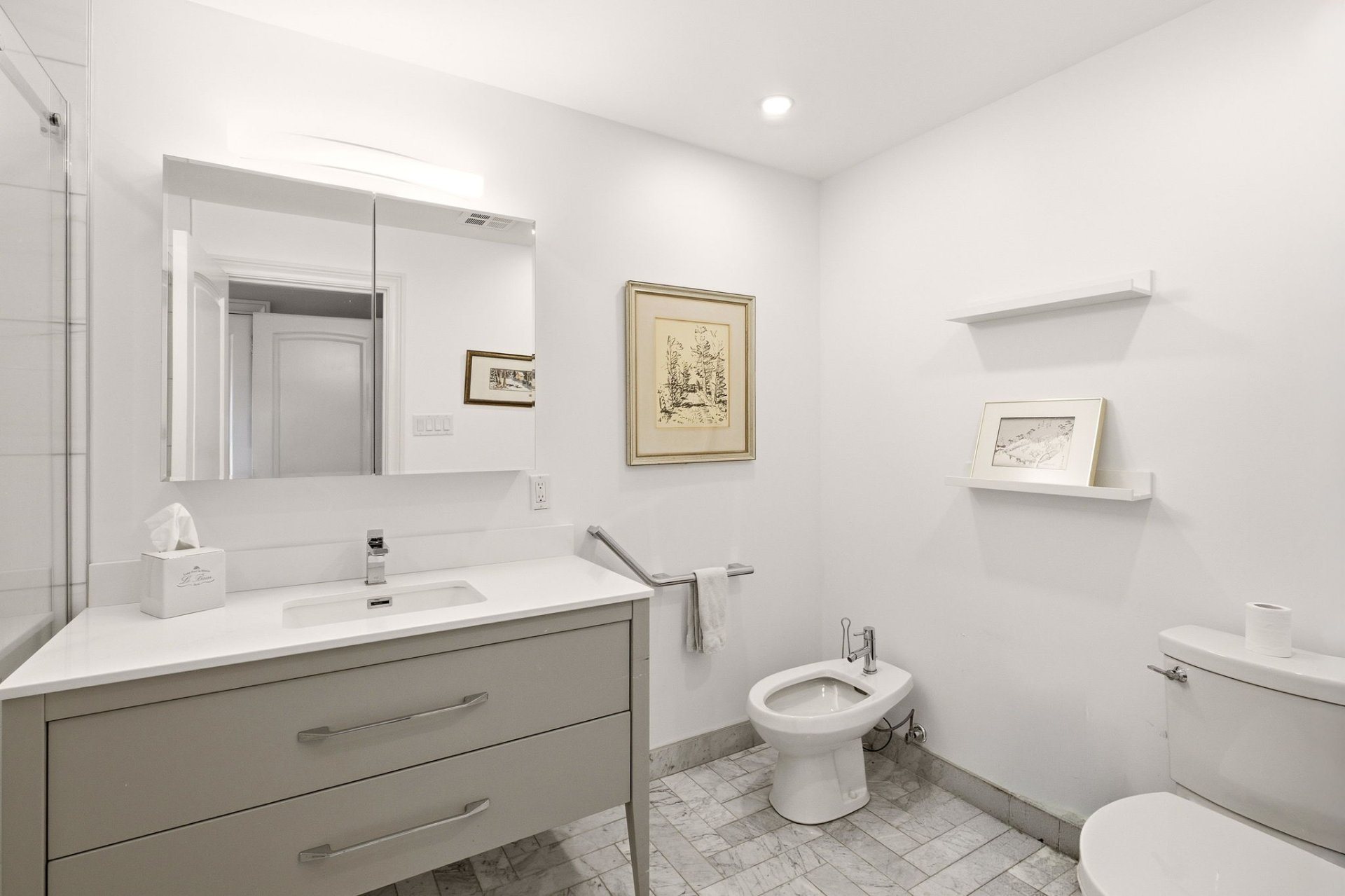 Ensuite bathroom – 1515, Av. du Docteur-Penfield, apt. 1005