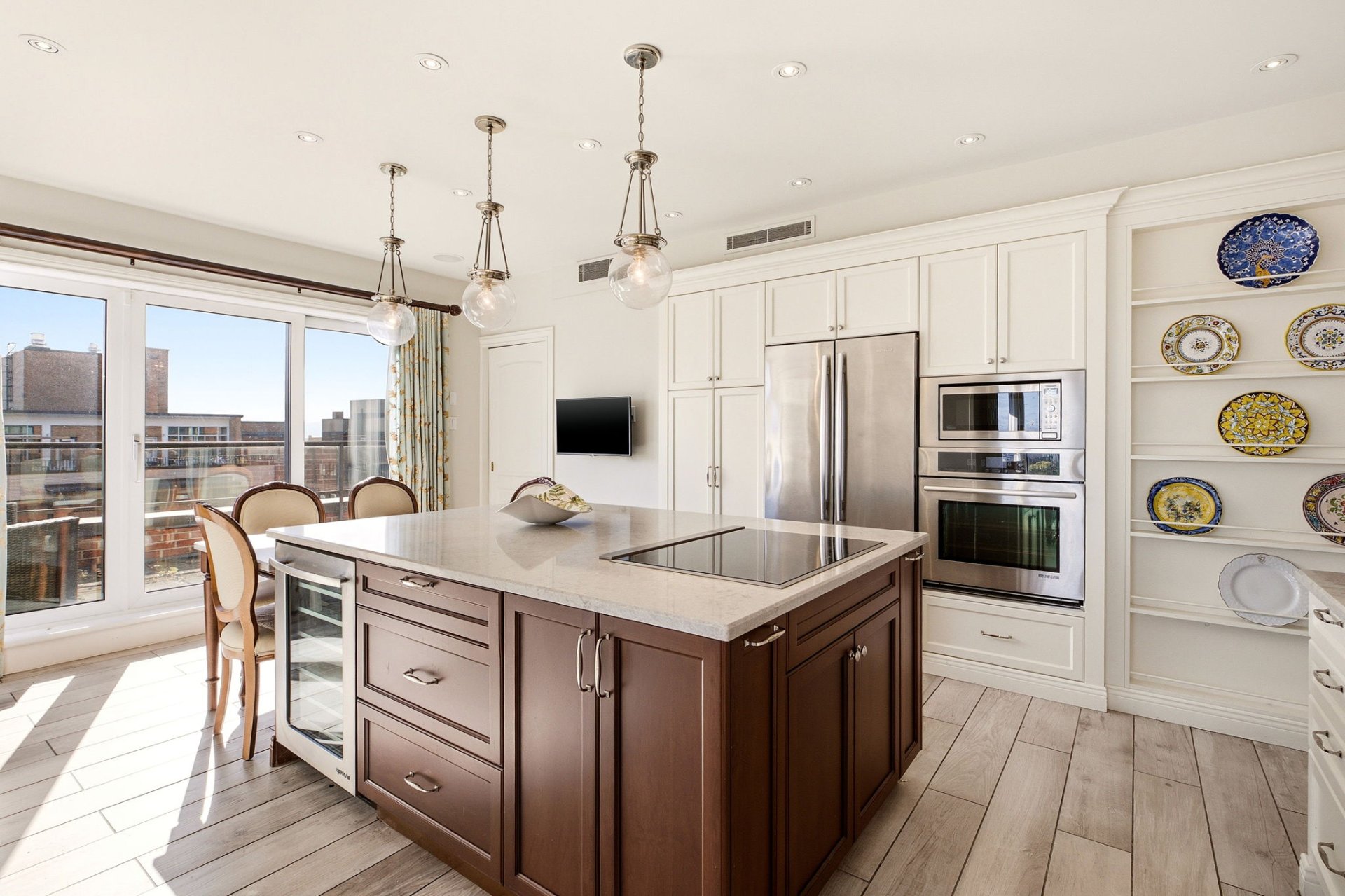 Kitchen – 1515, Av. du Docteur-Penfield, apt. 1005