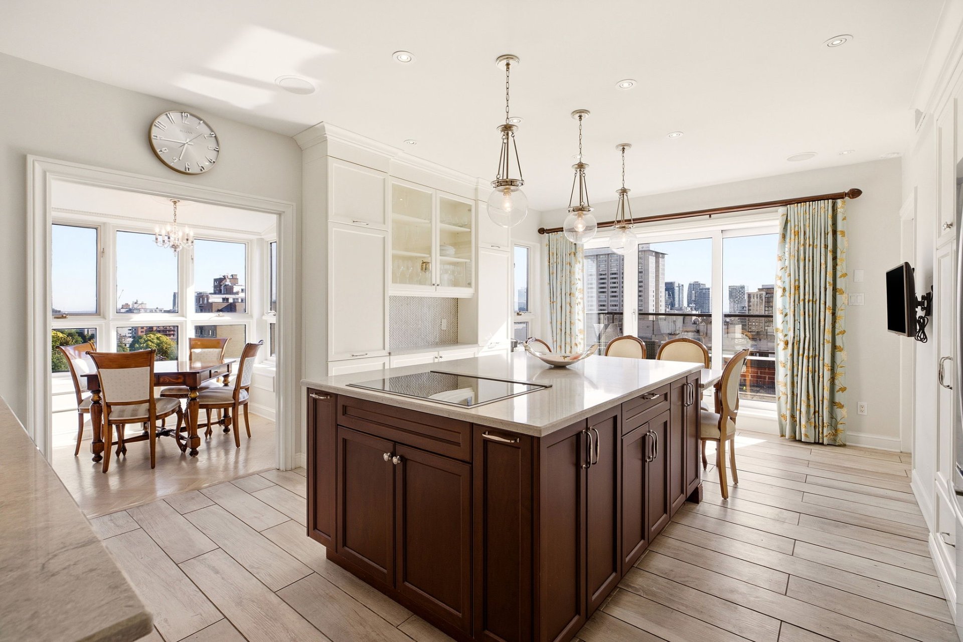 Kitchen – 1515, Av. du Docteur-Penfield, apt. 1005