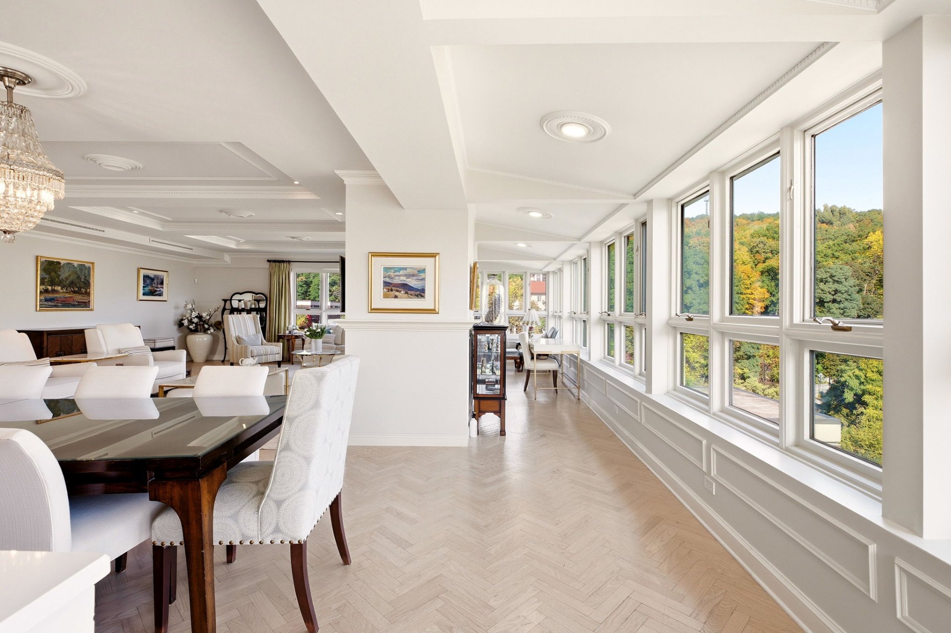 Dinette – 1515, Av. du Docteur-Penfield, apt. 1005