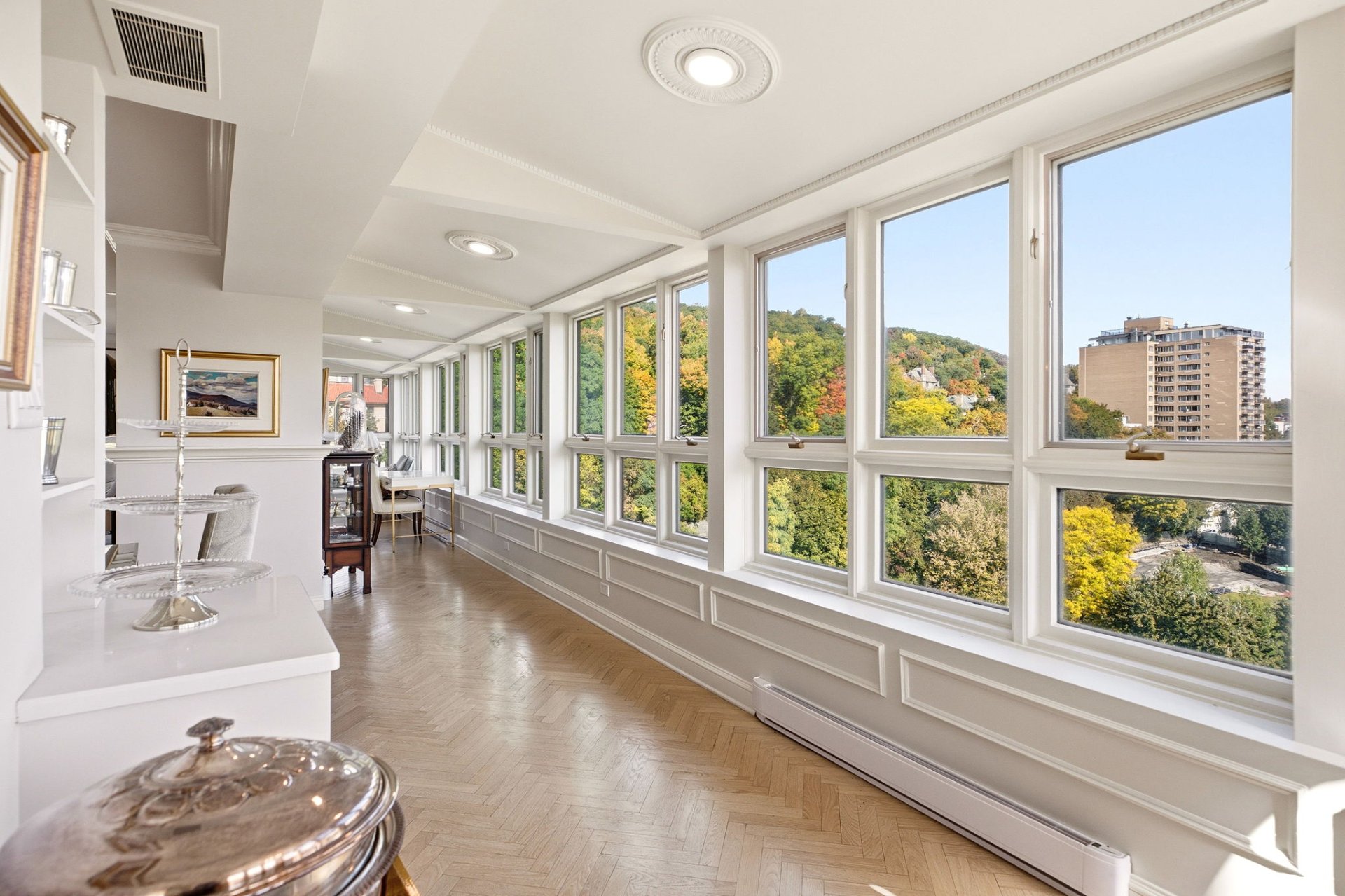 Passageway – 1515, Av. du Docteur-Penfield, apt. 1005
