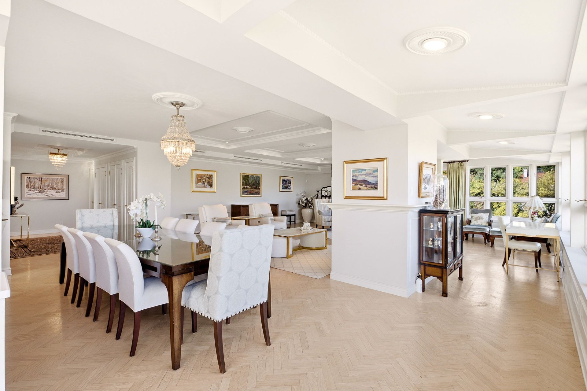 Dining room – 1515, Av. du Docteur-Penfield, apt. 1005