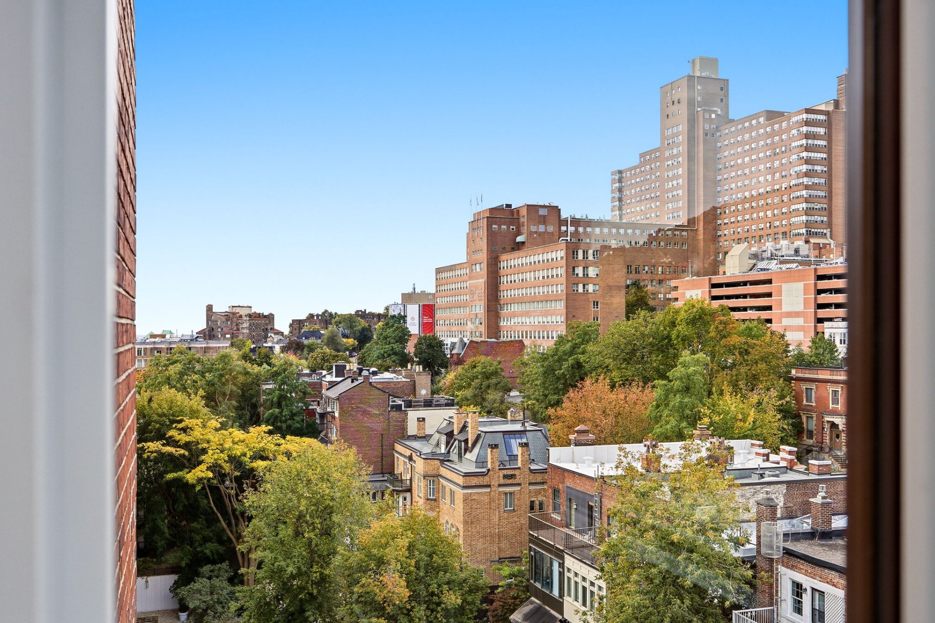 View – 1515, Av. du Docteur-Penfield, apt. 1005