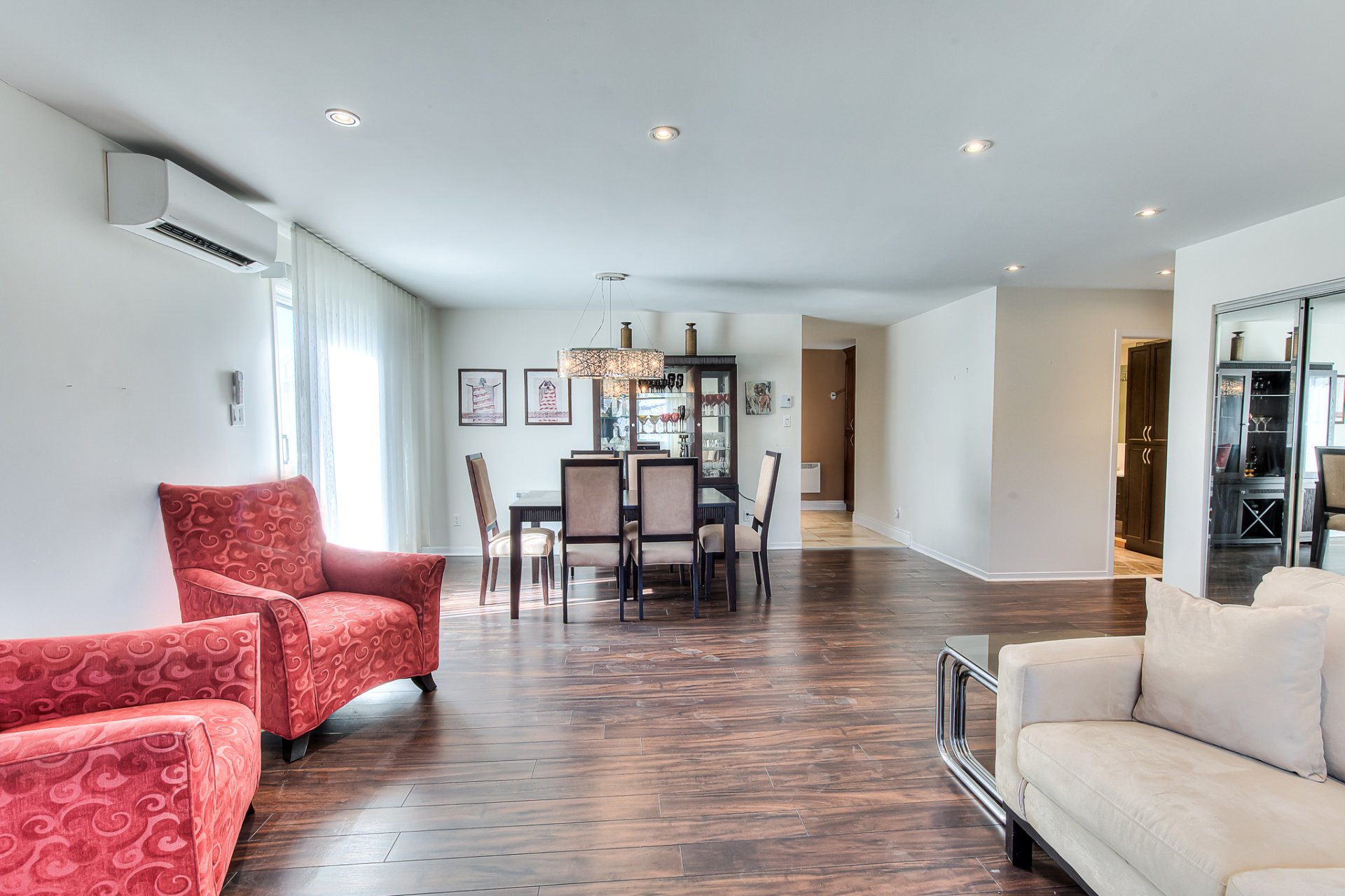 2190 Boul. Shevchenko Condo 3