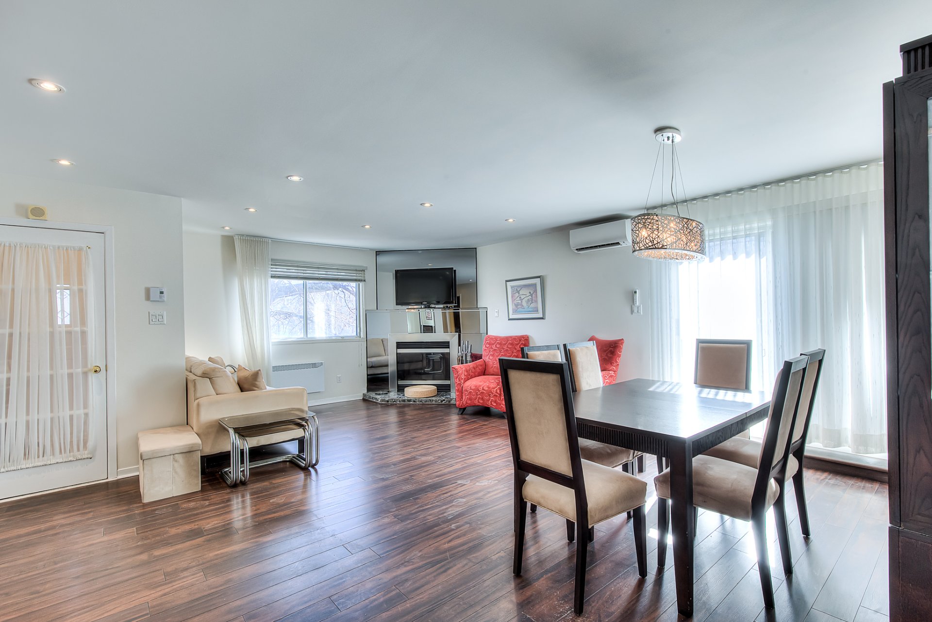 2190 Boul. Shevchenko Condo 4