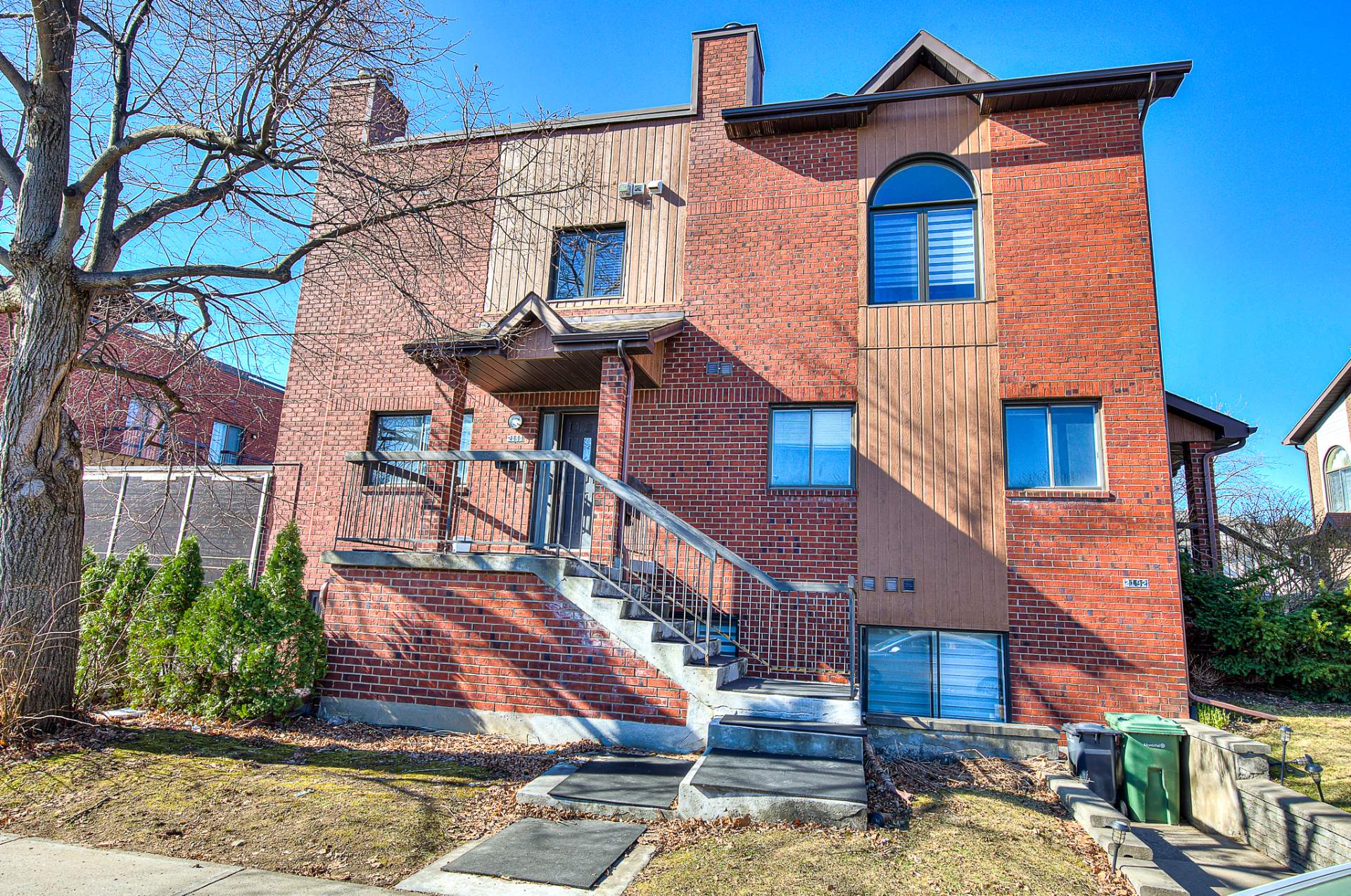 2190 Boul. Shevchenko Condo