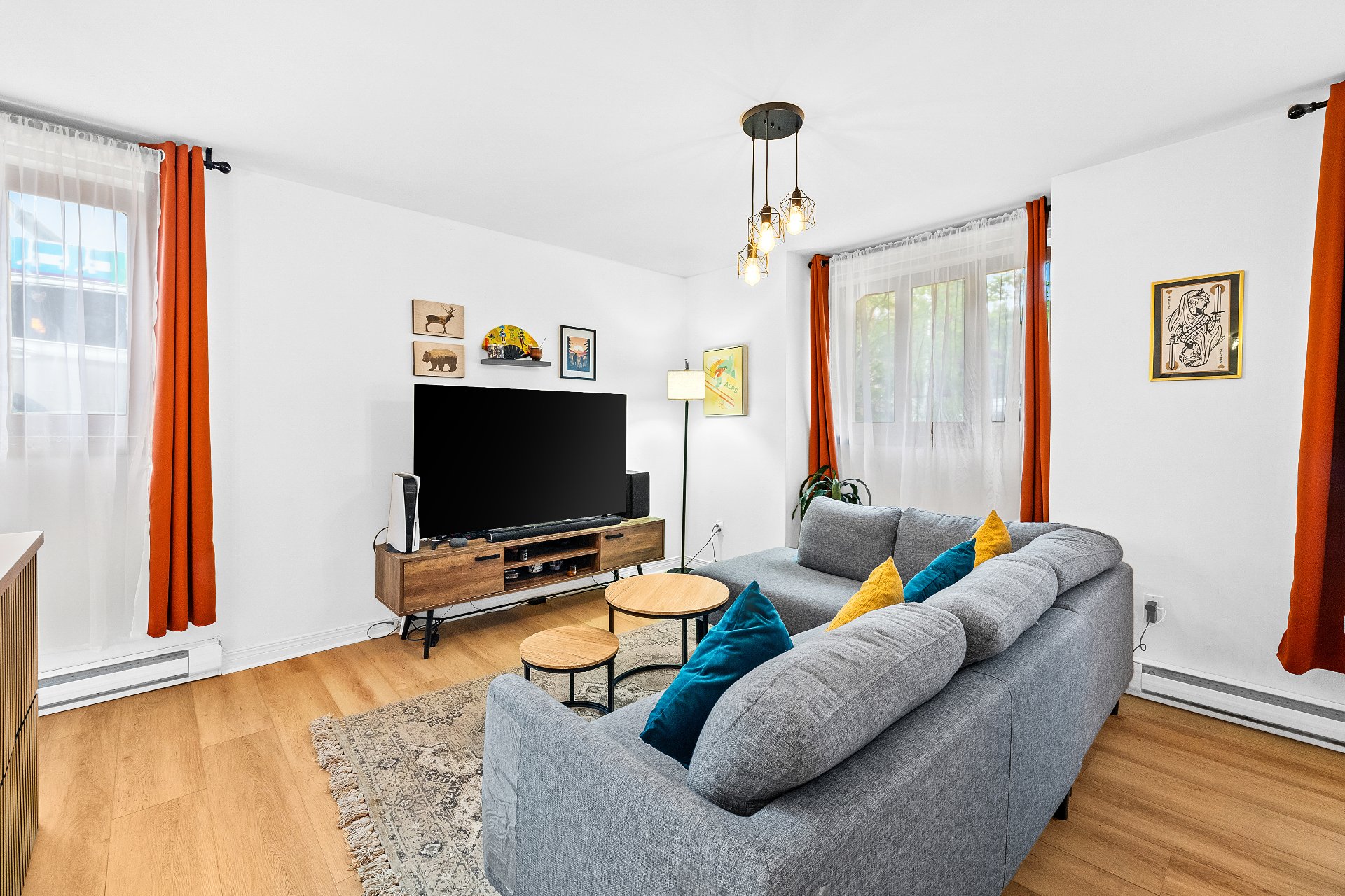 Living room – 1010, Rue Ste-Marguerite, apt. 1