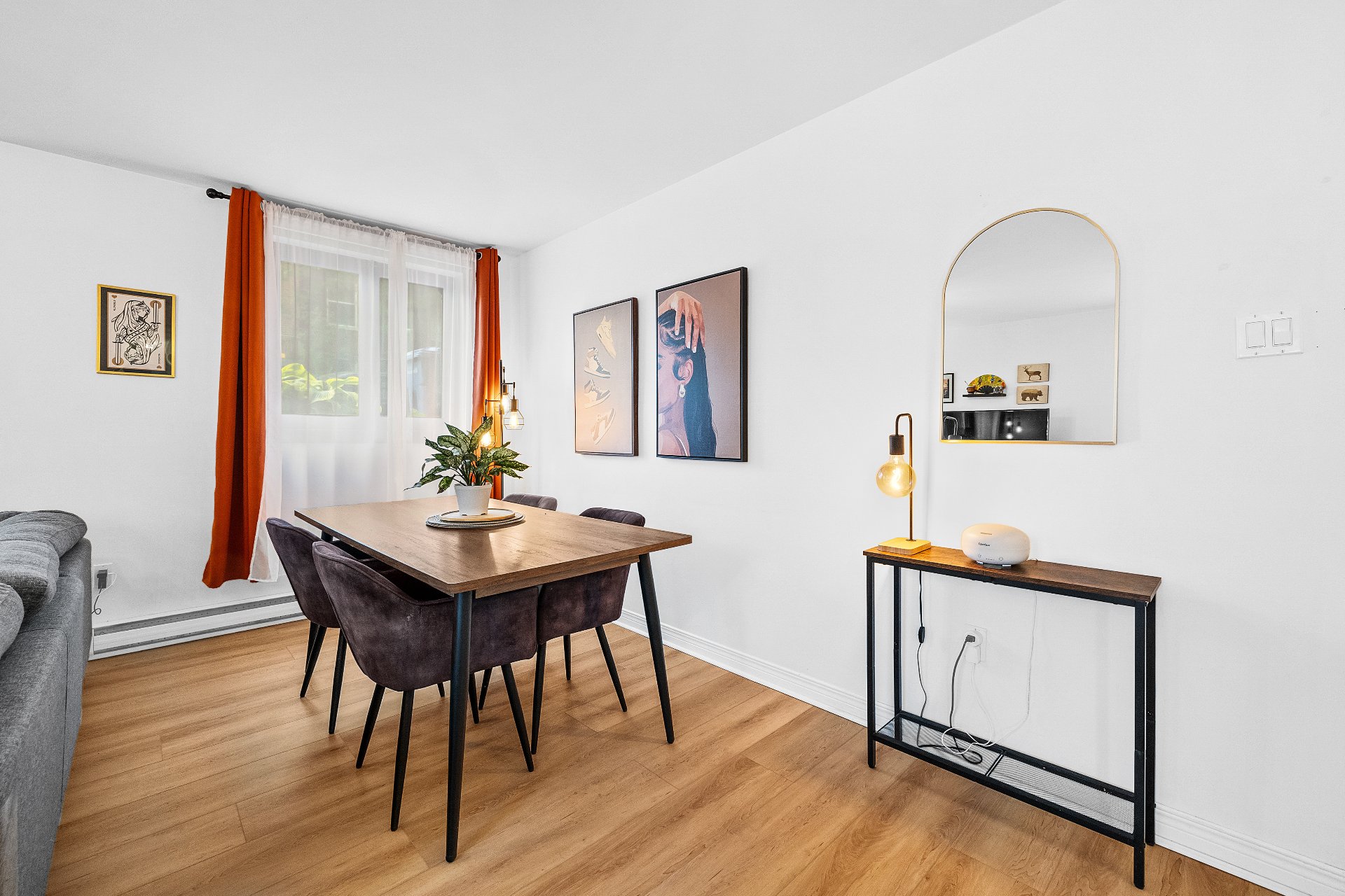 Dining room – 1010, Rue Ste-Marguerite, apt. 1