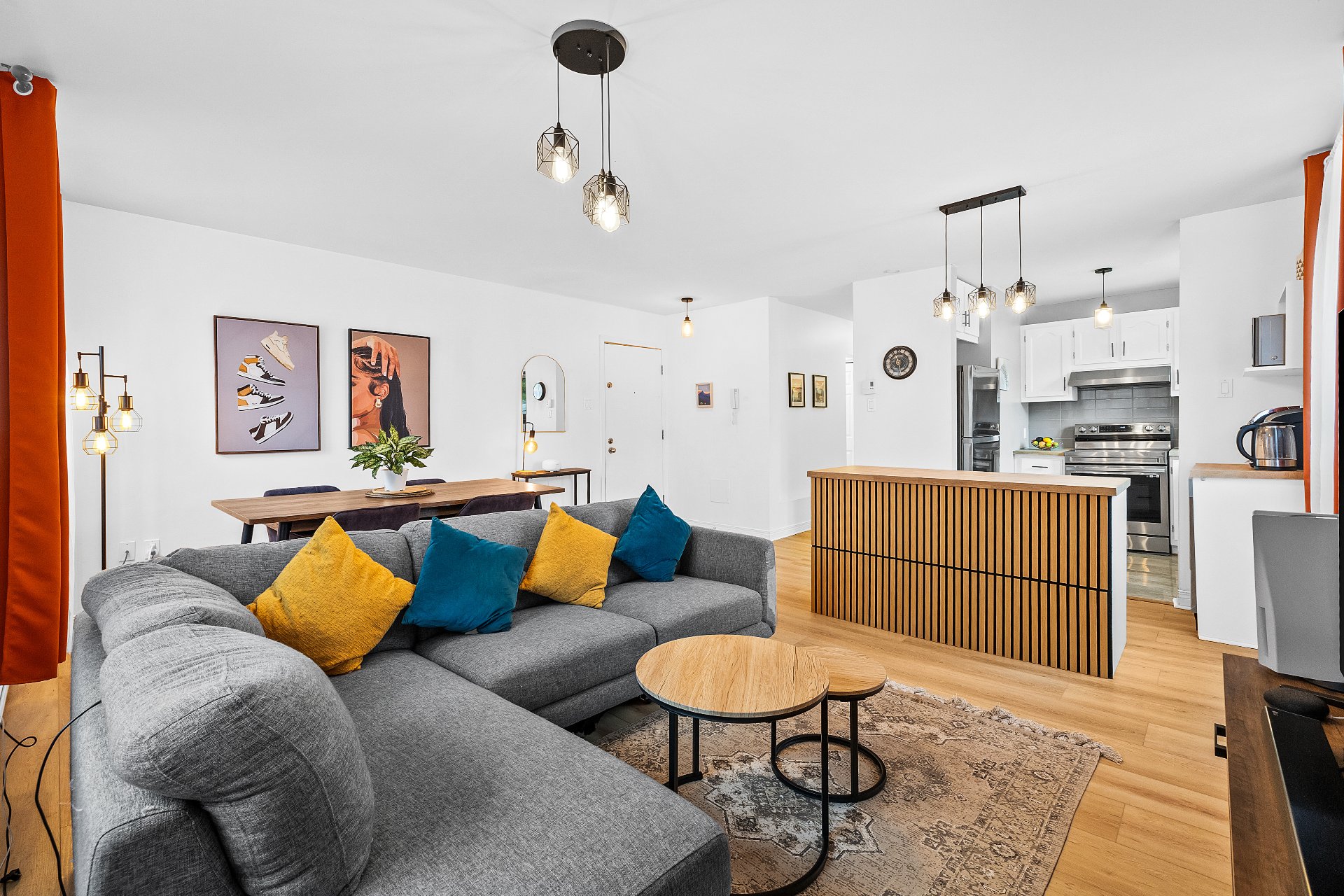 Living room – 1010, Rue Ste-Marguerite, apt. 1