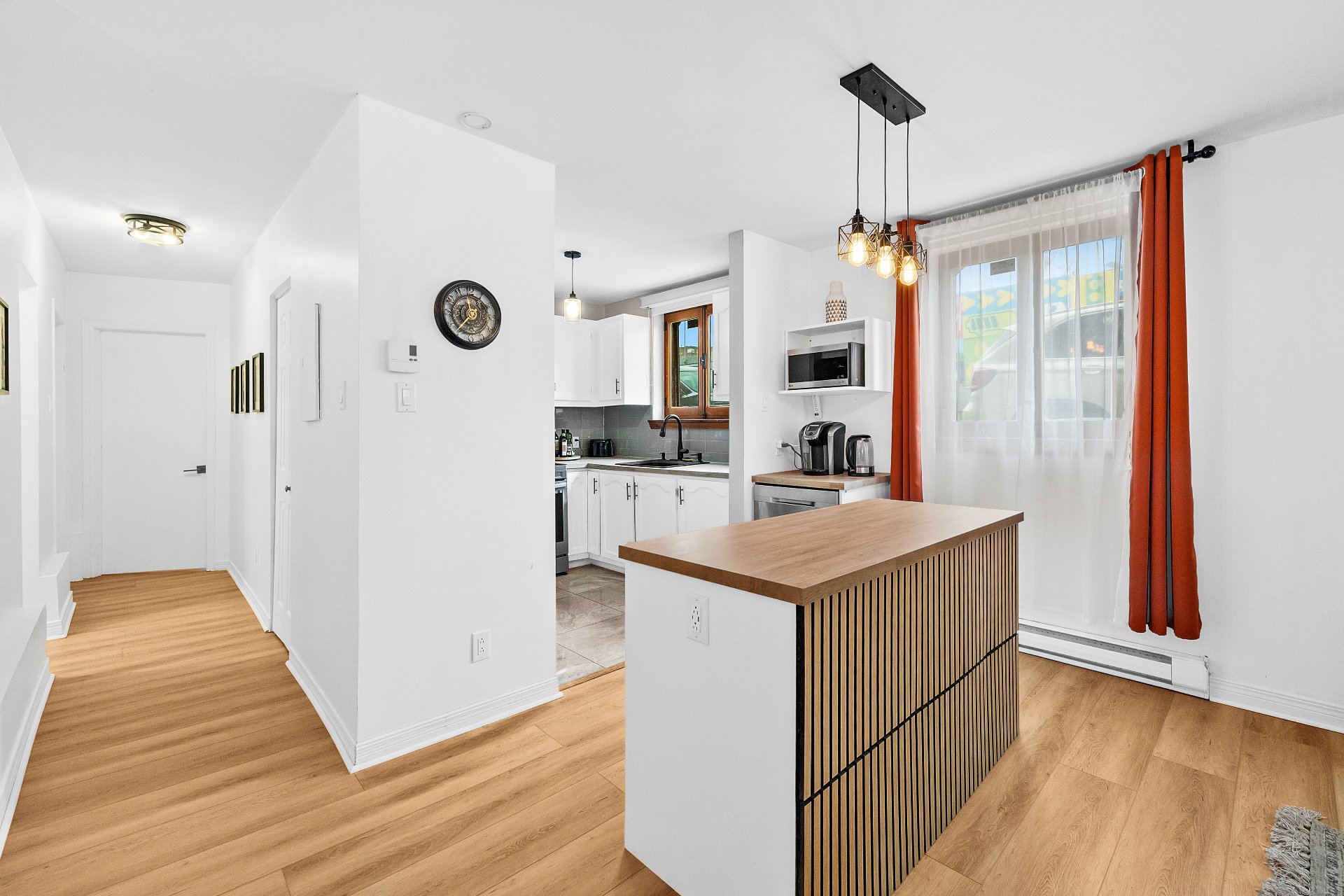 Kitchen – 1010, Rue Ste-Marguerite, apt. 1
