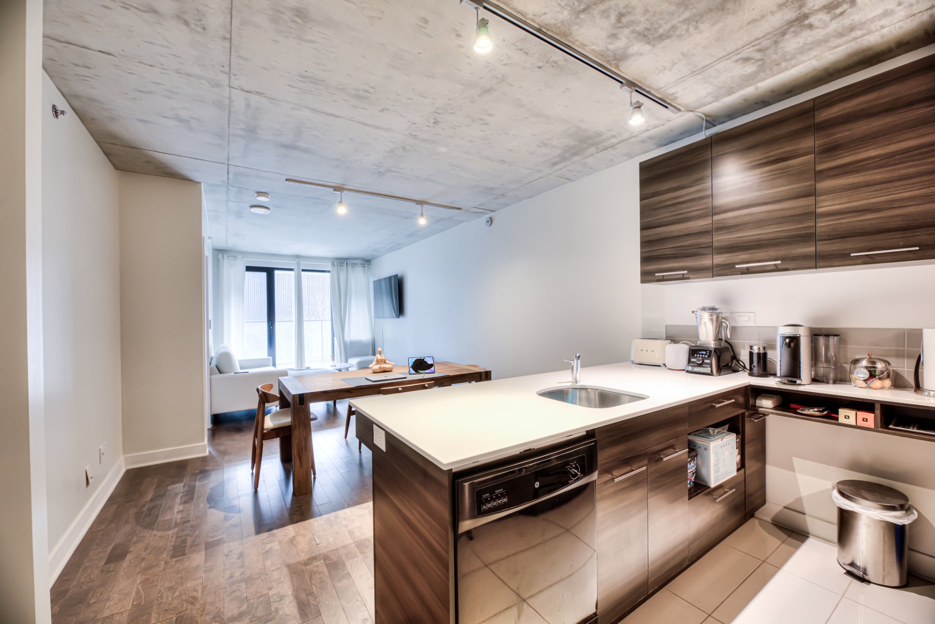 Condo — 10