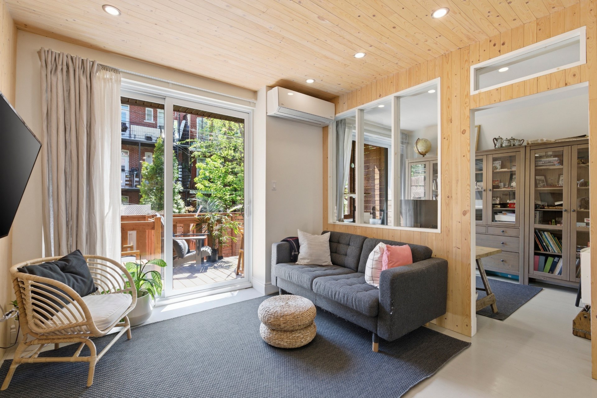 Triplex — 9