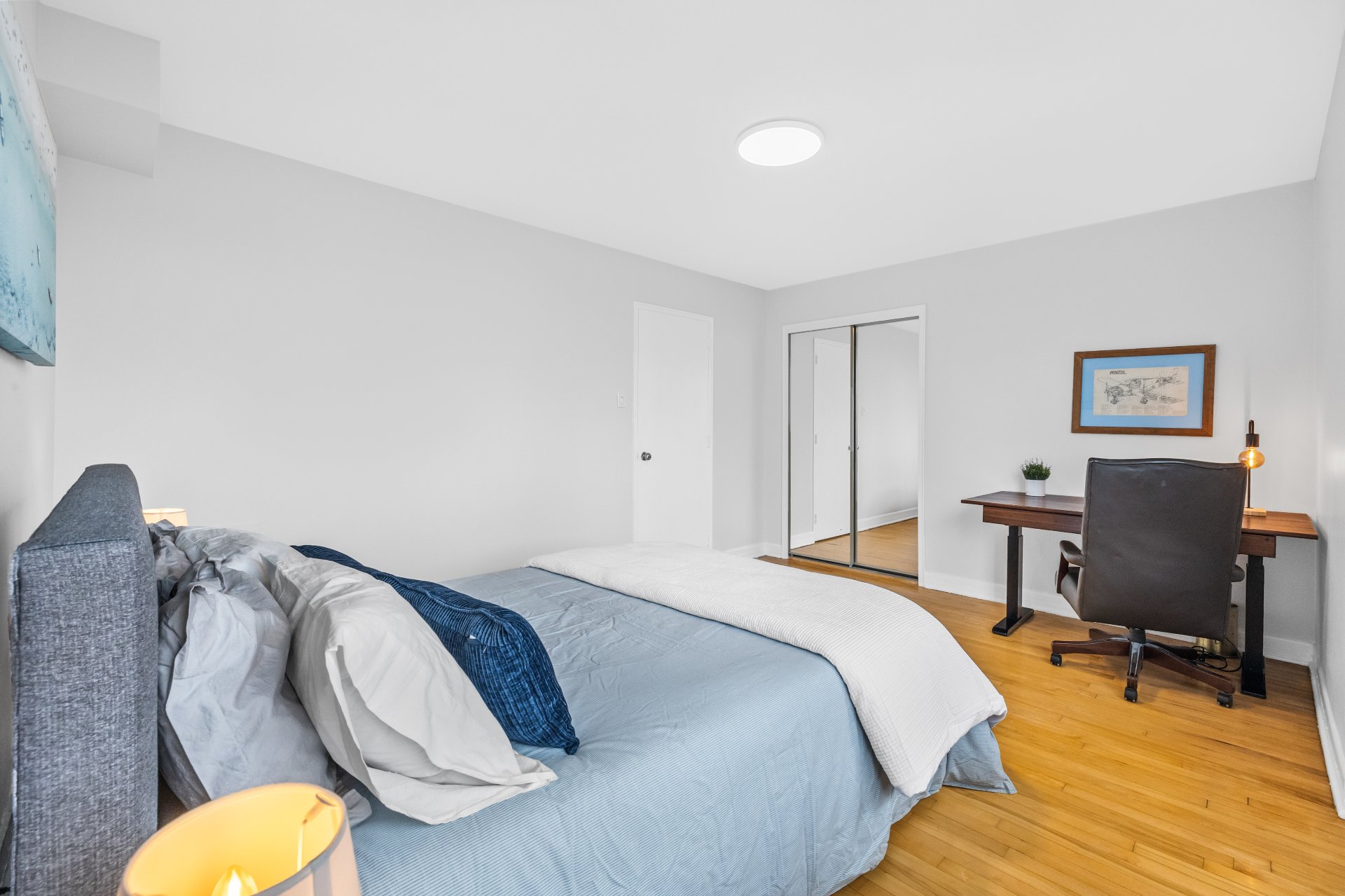 Primary bedroom – 3625, Av. Ridgewood, apt. 105