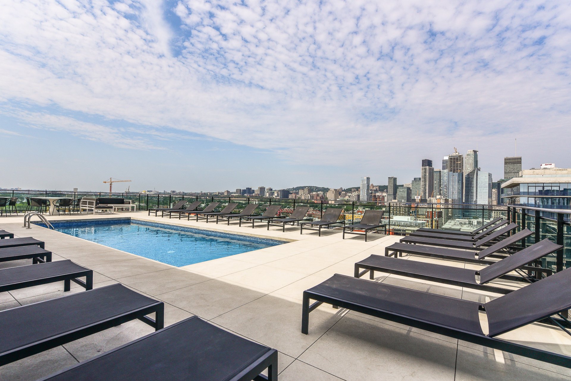 Pool – 1165, Rue Wellington, apt. 1209