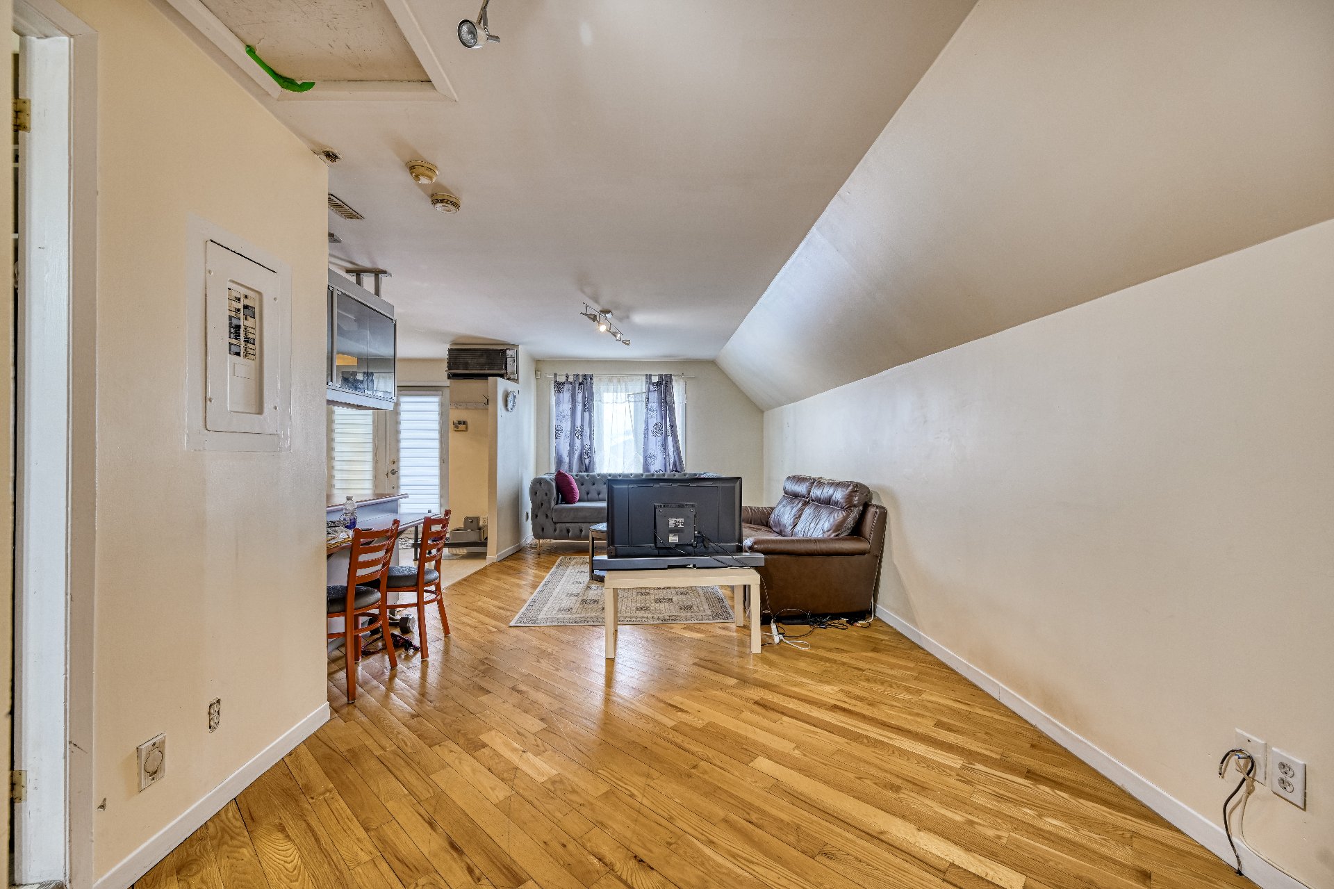 Duplex — 29