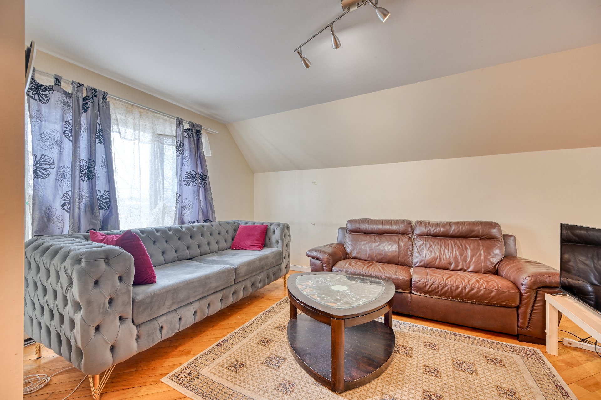Duplex — 28