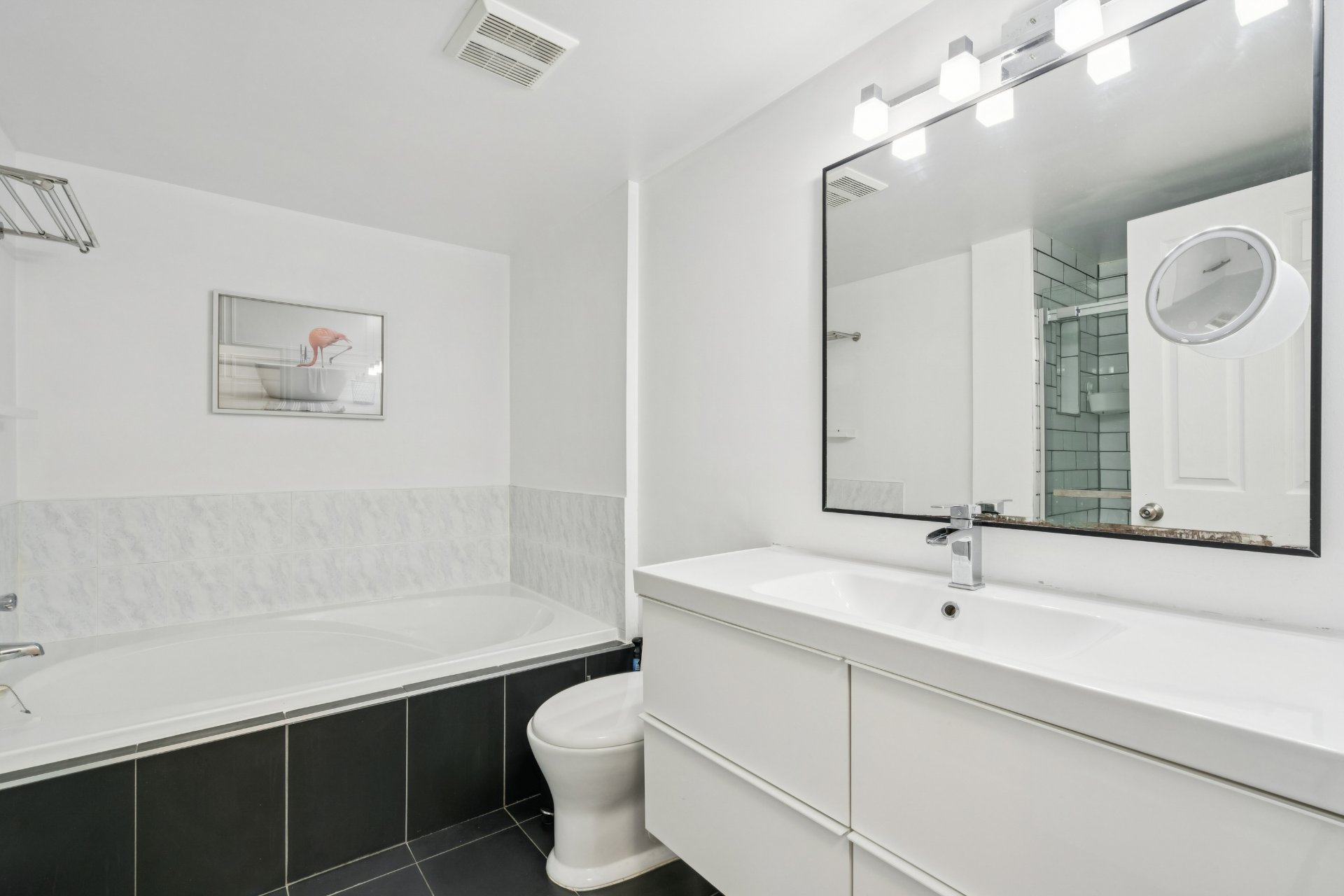 Bathroom – 1256, Rue Ste-Élisabeth, apt. 1