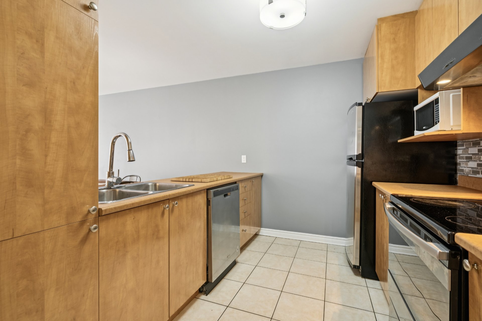 Kitchen – 1256, Rue Ste-Élisabeth, apt. 1
