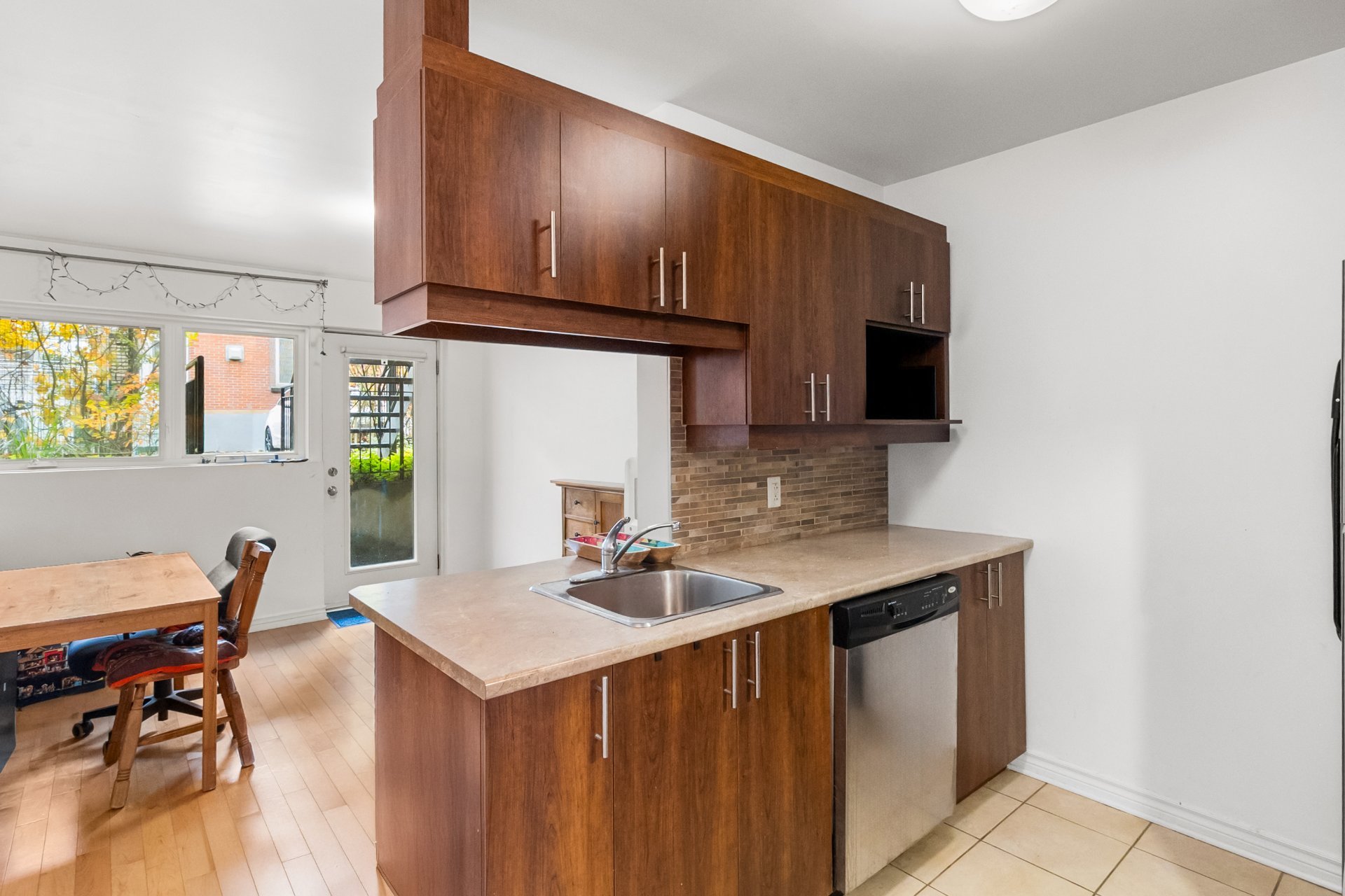 Condo — 10