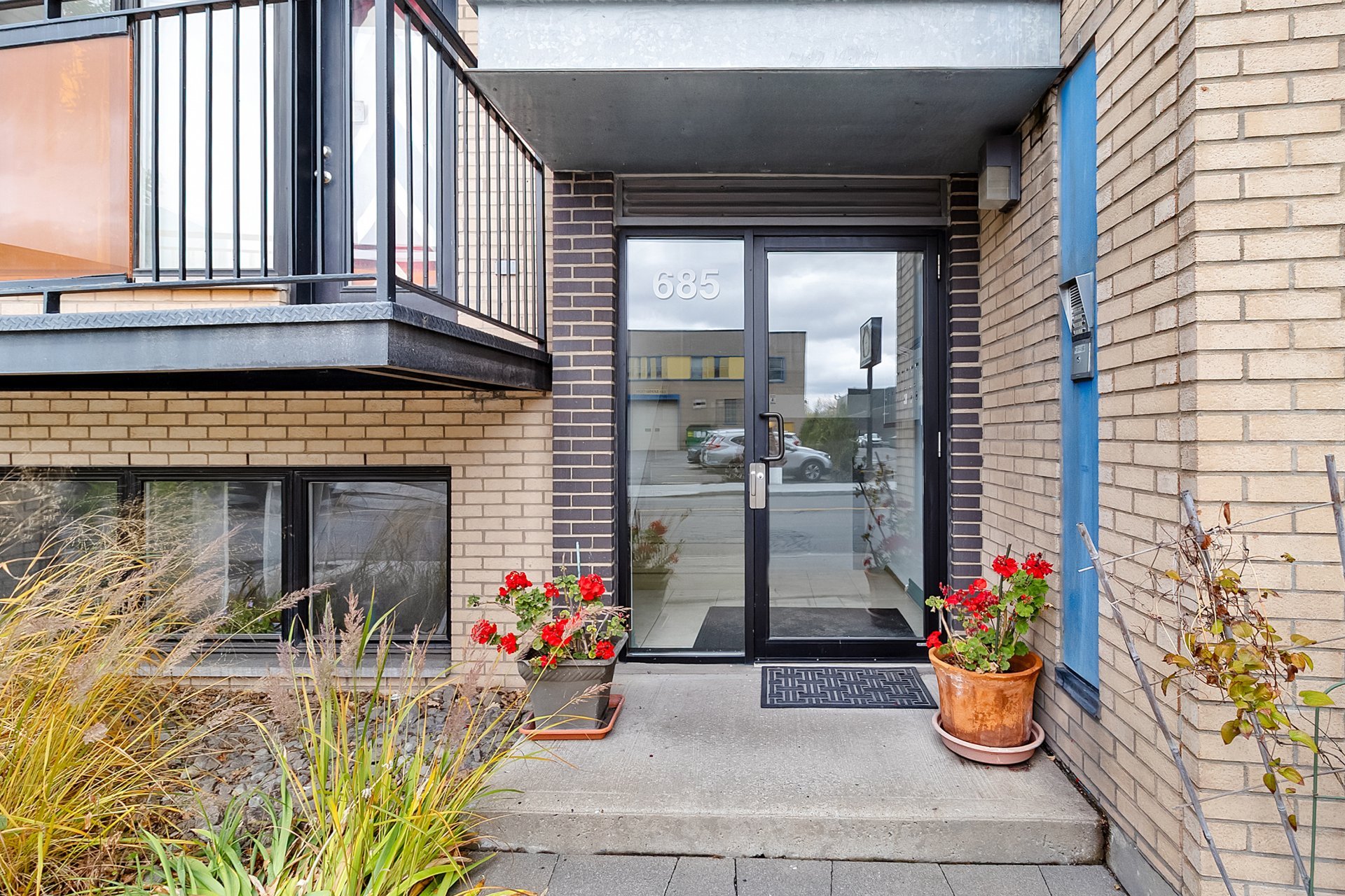 Condo — 2