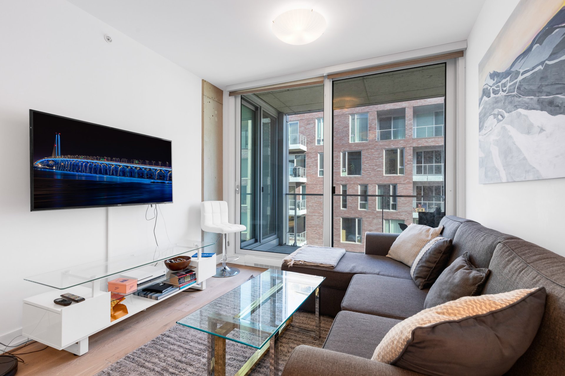 Living room – 2301, Rue St-Patrick, apt. B414