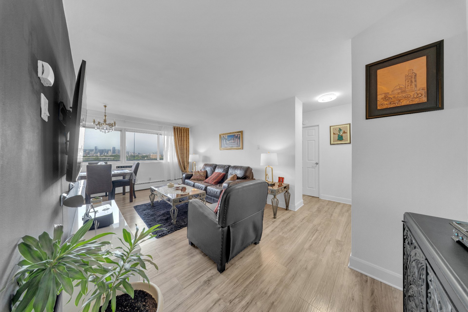 6,  Av. Argyle Saint-Lambert 504