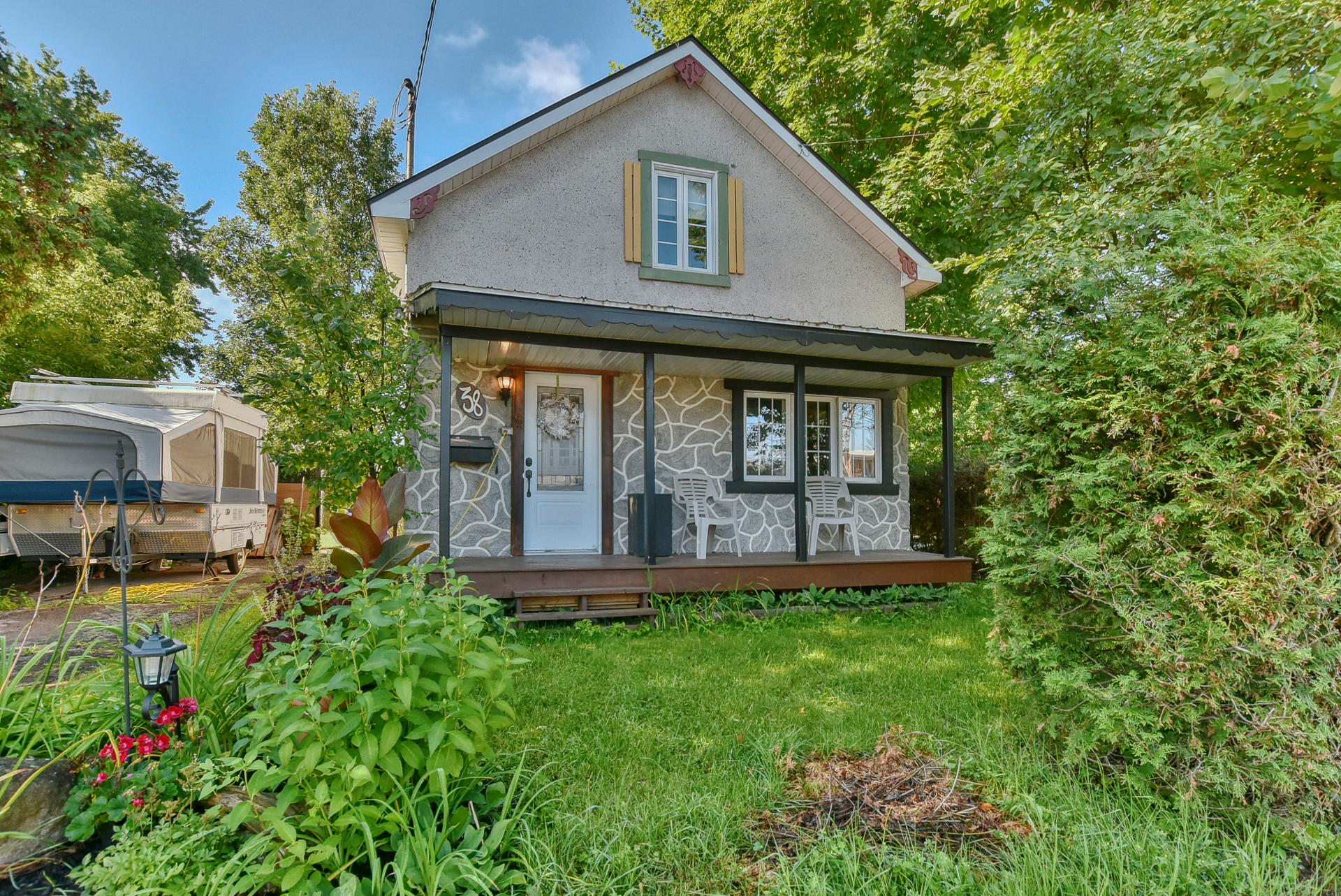 38 Rue Mallette, Lachute