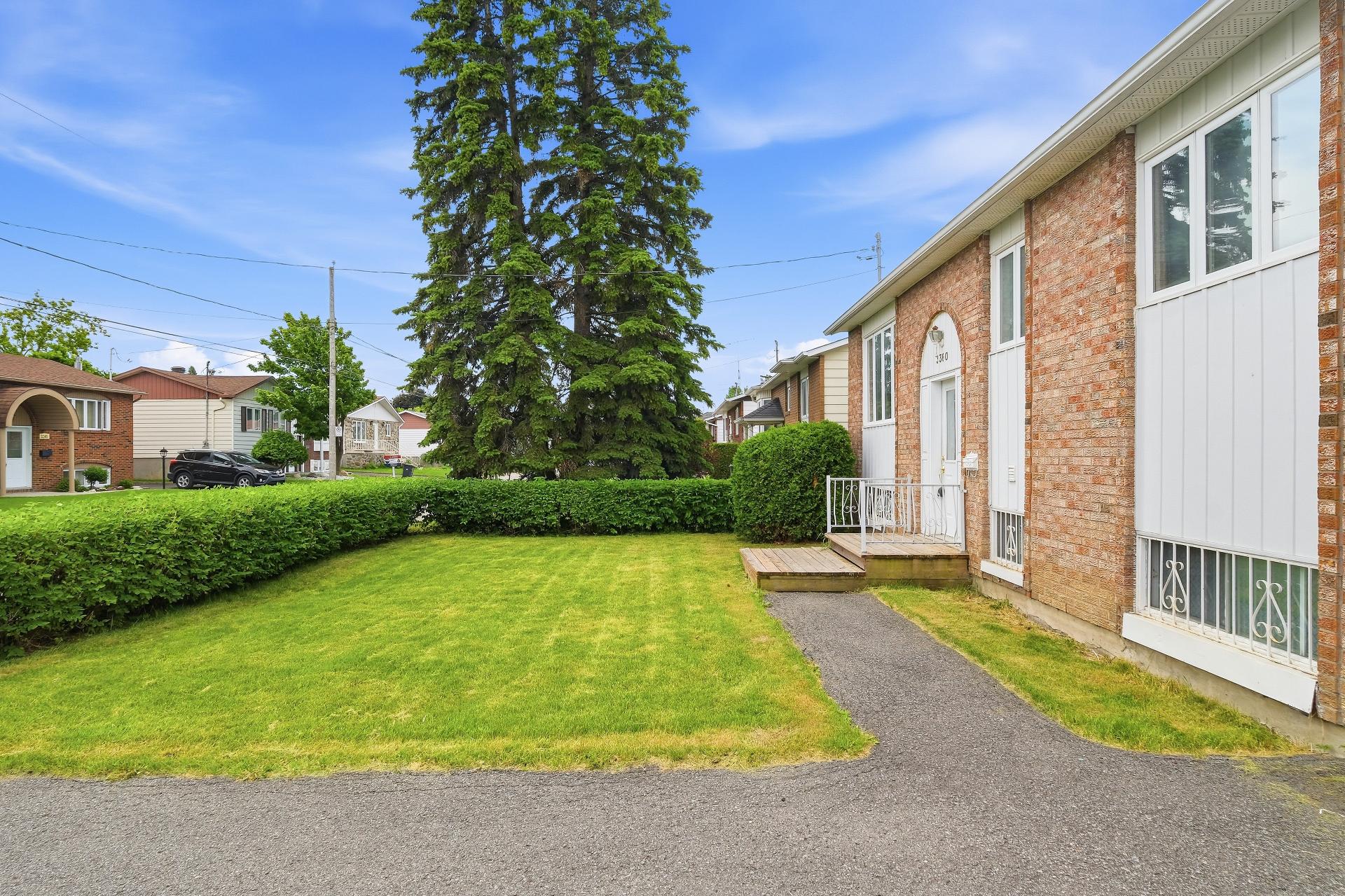 3380 Rue Latour J3Y4V9 miniature 32