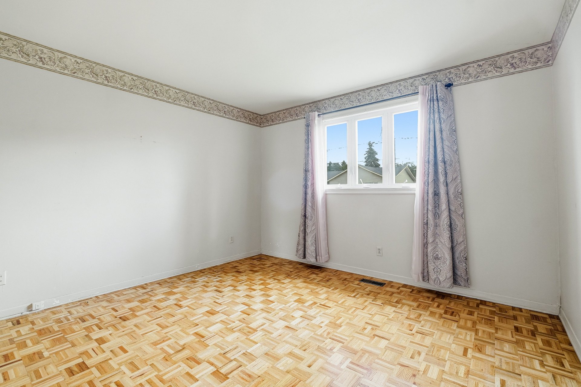 3380 Rue Latour J3Y4V9 miniature 14