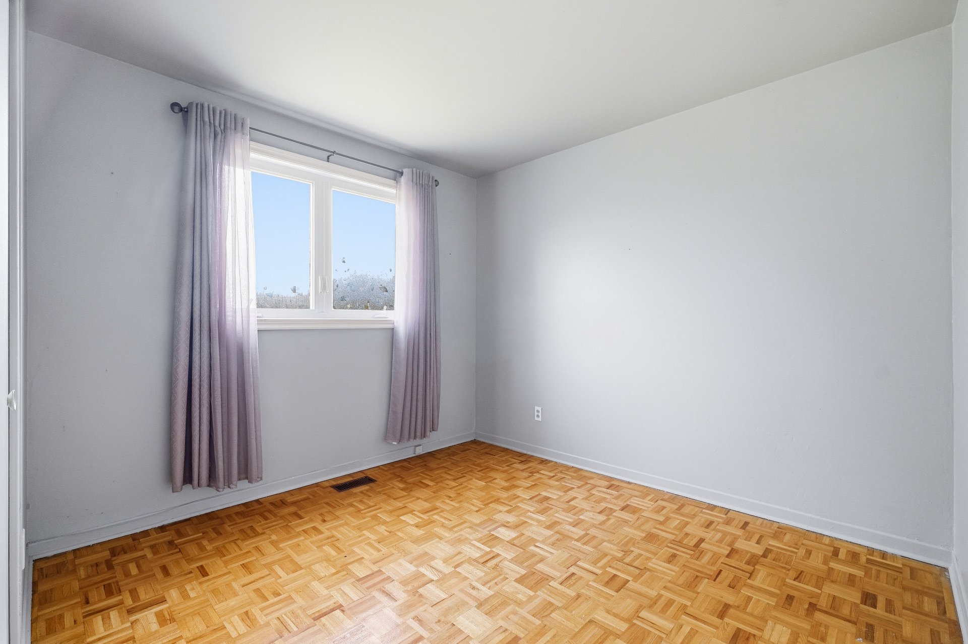 3380 Rue Latour J3Y4V9 miniature 17