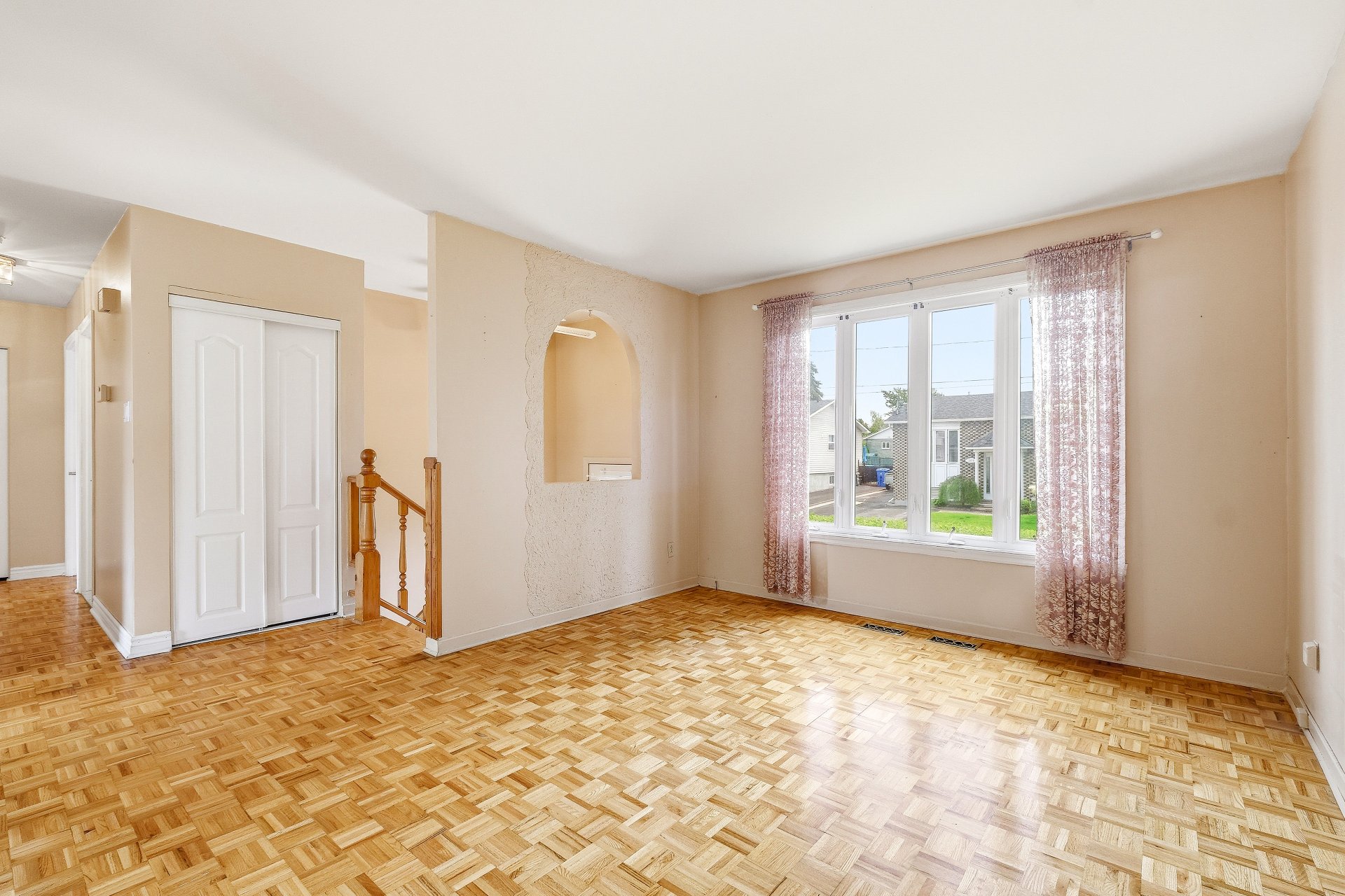 3380 Rue Latour J3Y4V9 miniature 5