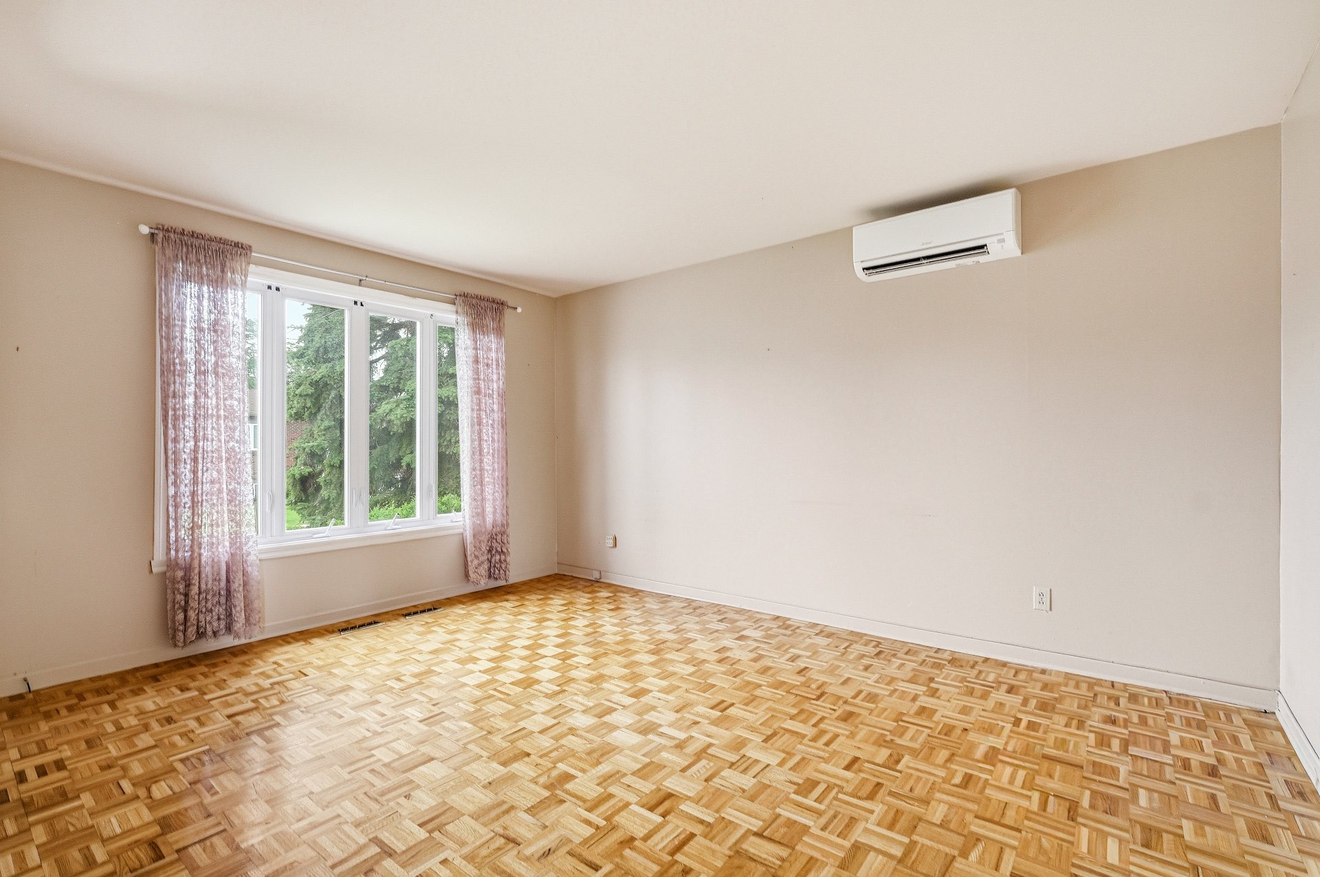 3380 Rue Latour J3Y4V9 3