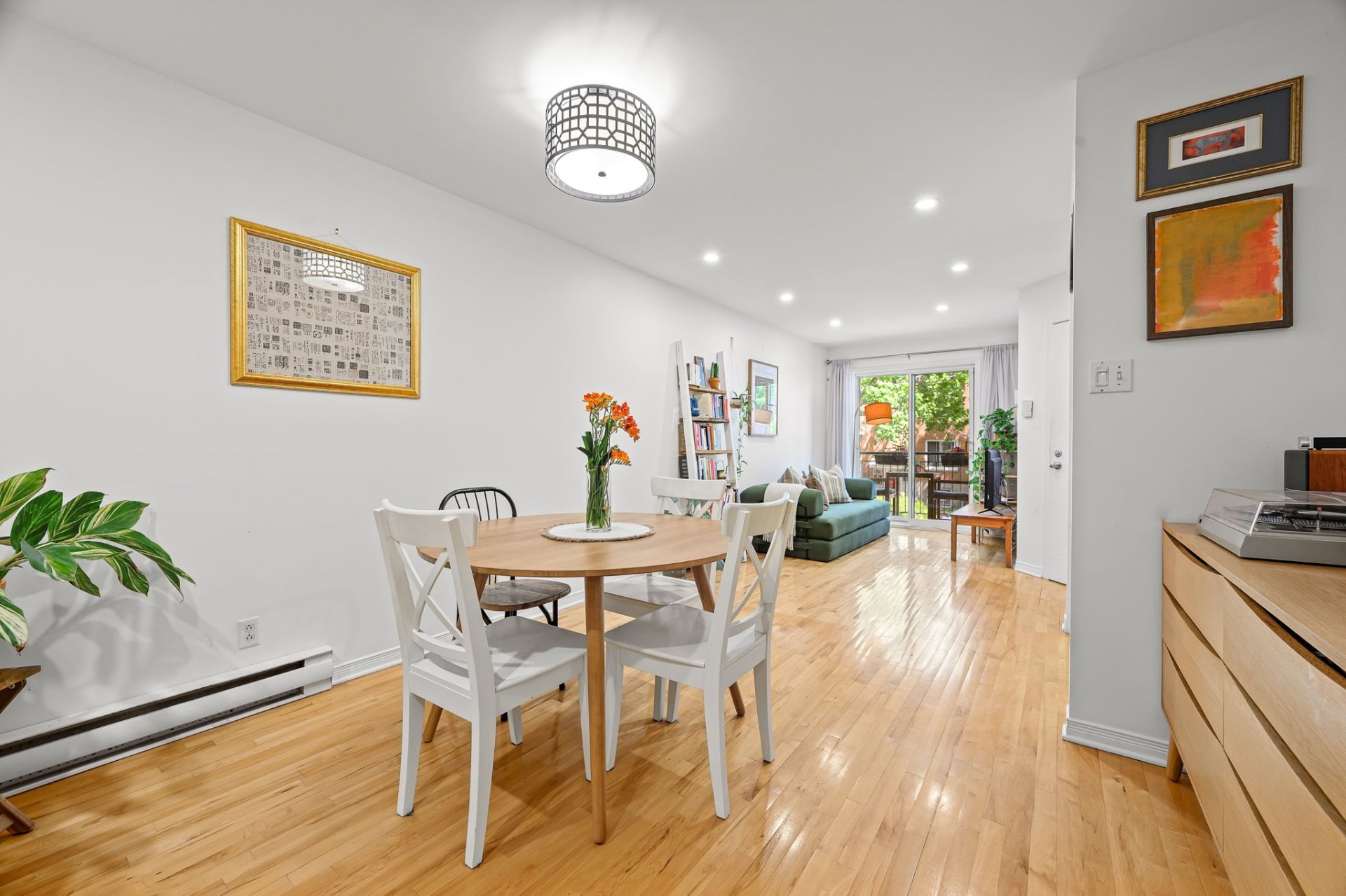 7334 Rue Chambord H2E1W9 2