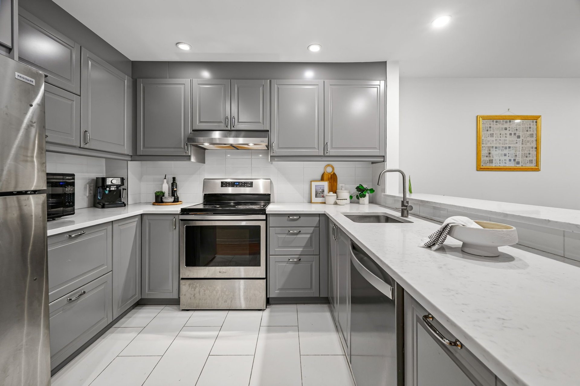 7334 Rue Chambord H2E1W9 3
