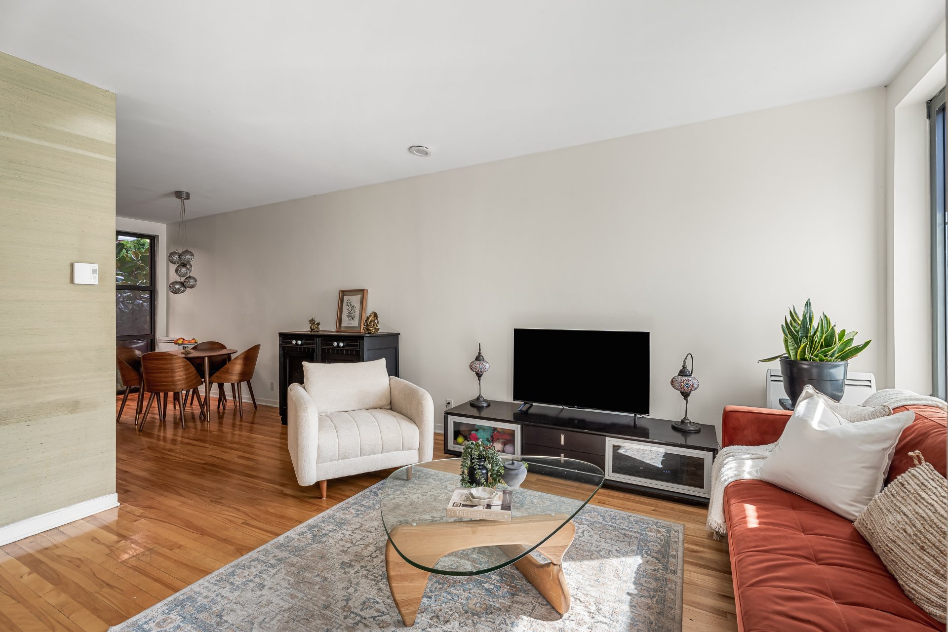 4215 Rue St-Christophe H2J2Y8 miniature 8