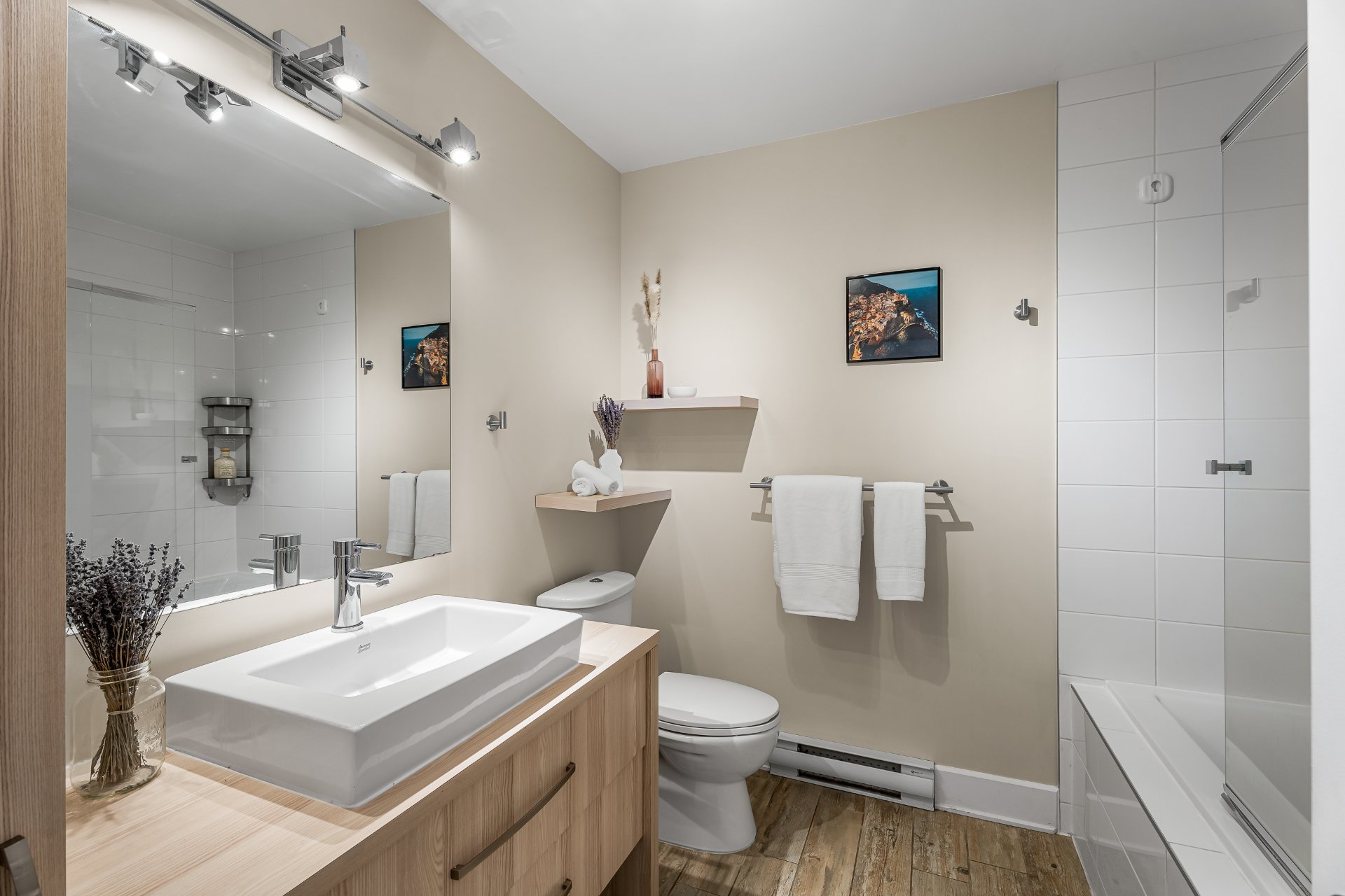 7213 Rue Marconi H2R2Z4 4